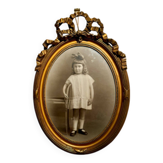 Old photograph, young girl with ribbon, 19th century