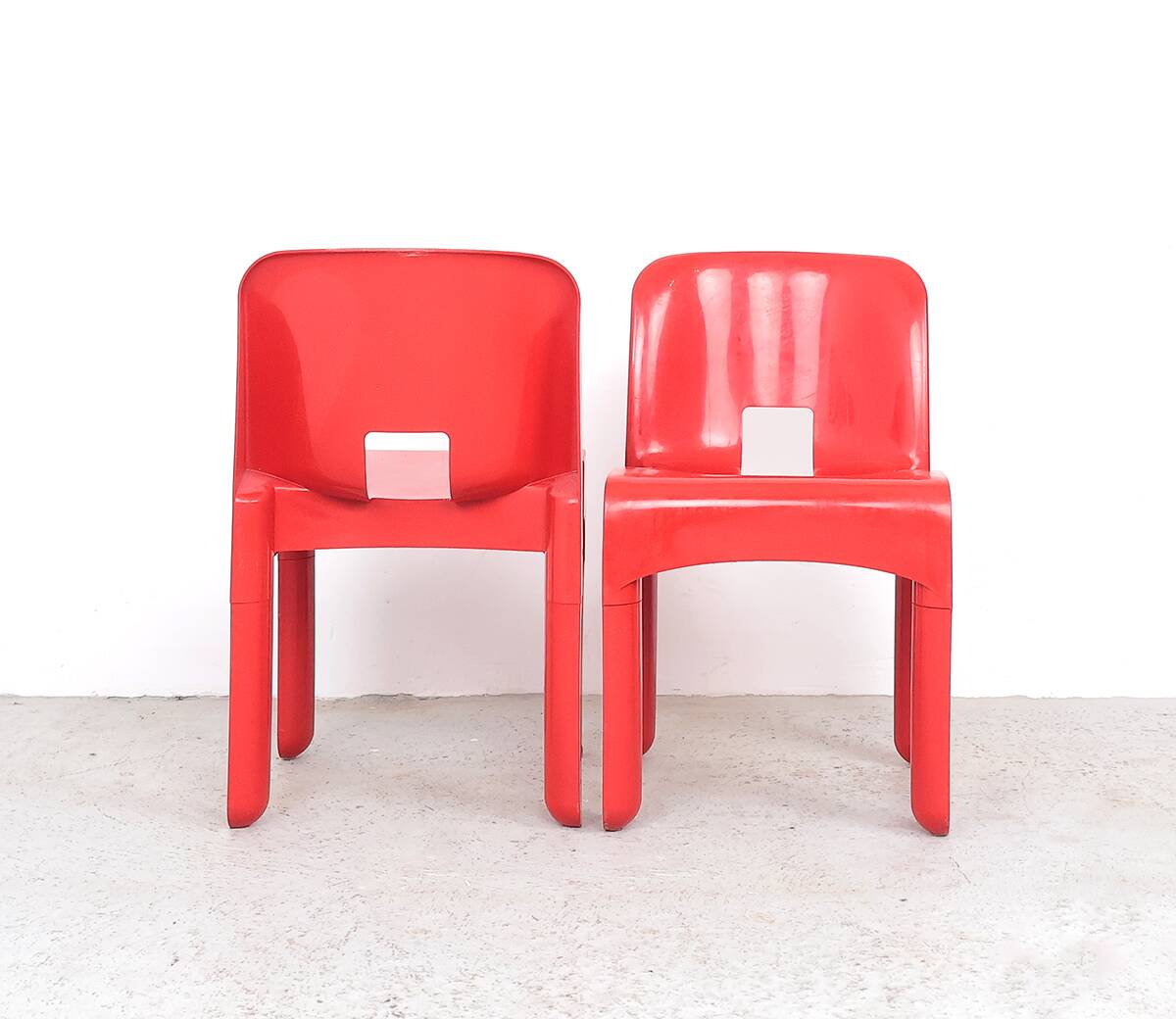 Joe Colombo red universale chairs for Kartell, 1960s