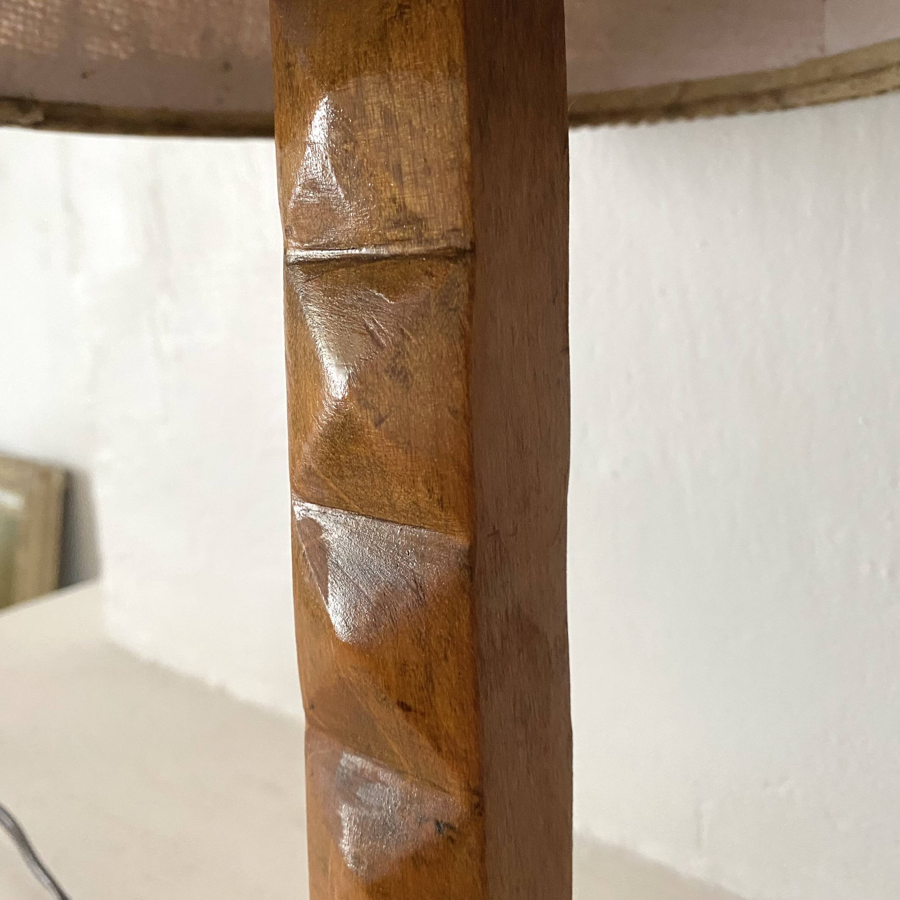 Art Deco lamp in carved wood and jute