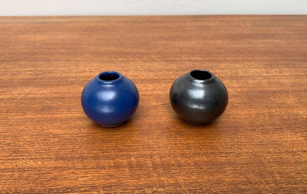 Small minimalist round vases from a mid-century pottery studio by Hildegard and Peter Delius for Hamelner Töpferei, 1960s, set of 2.