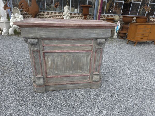 Caisse de magasin en teck patiné gris