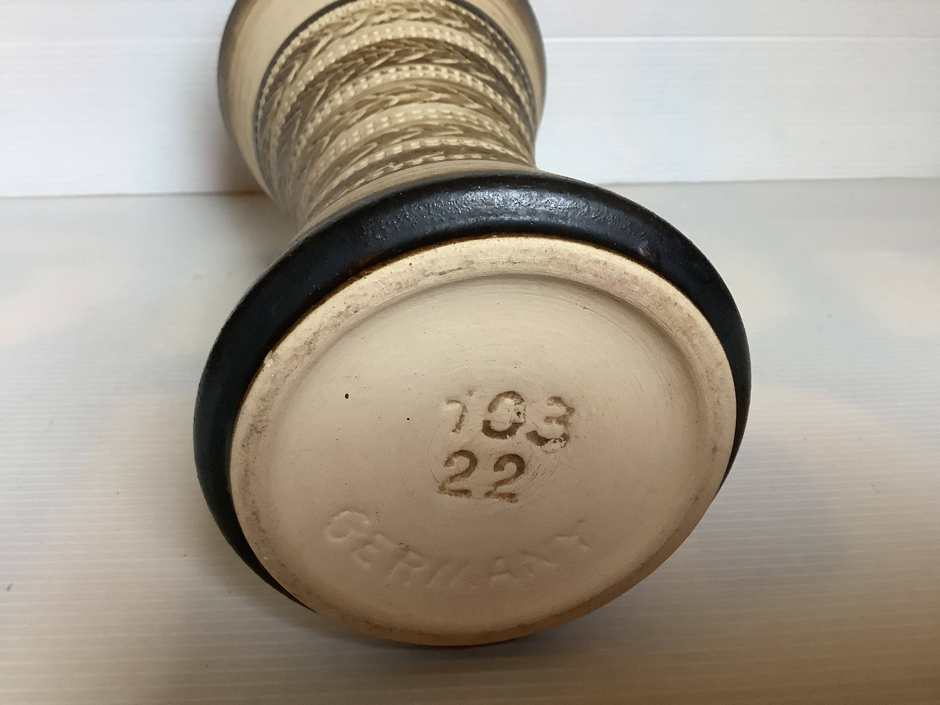 Diabolo vase Germany