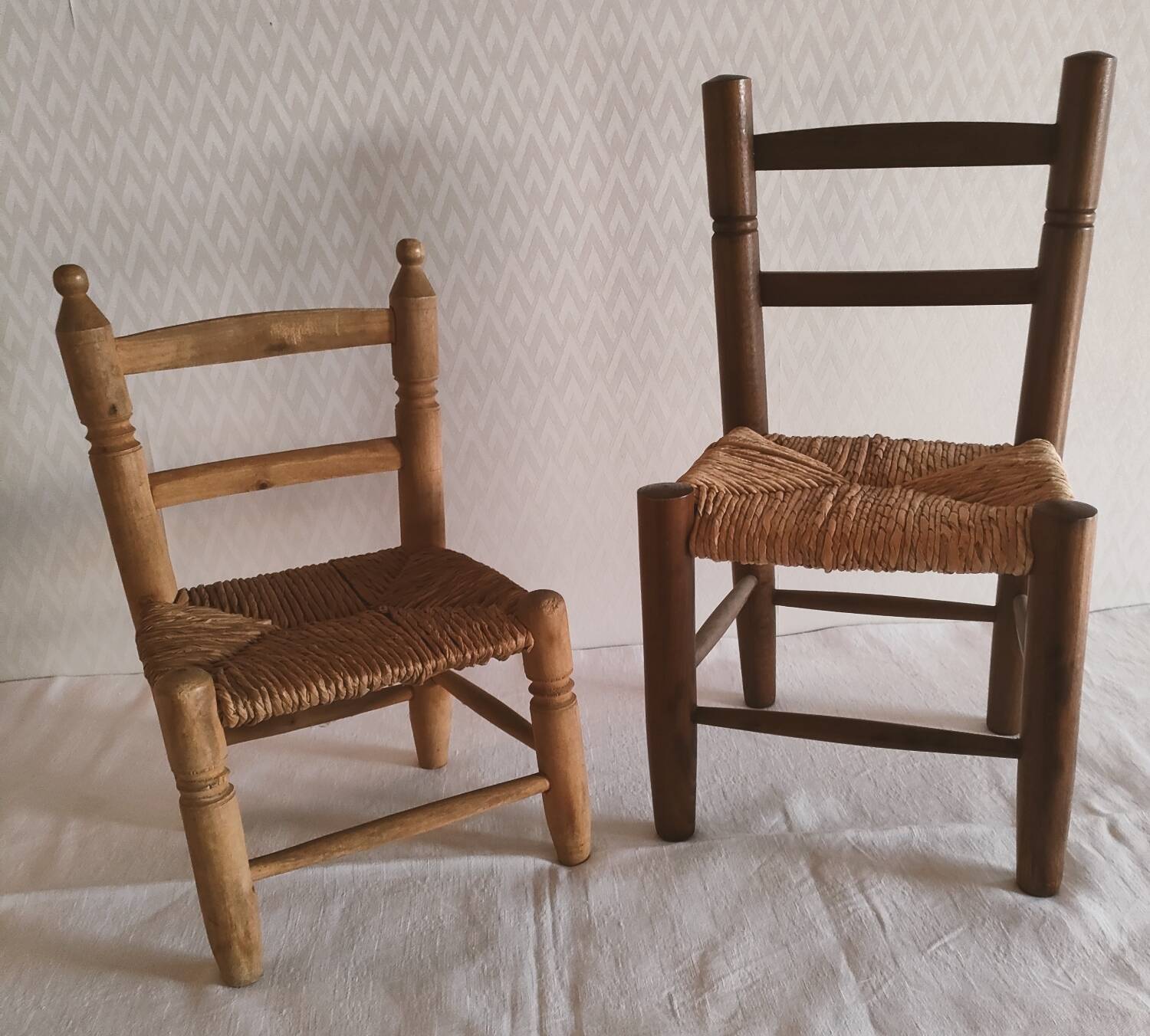 Set of 2 children's wooden chairs