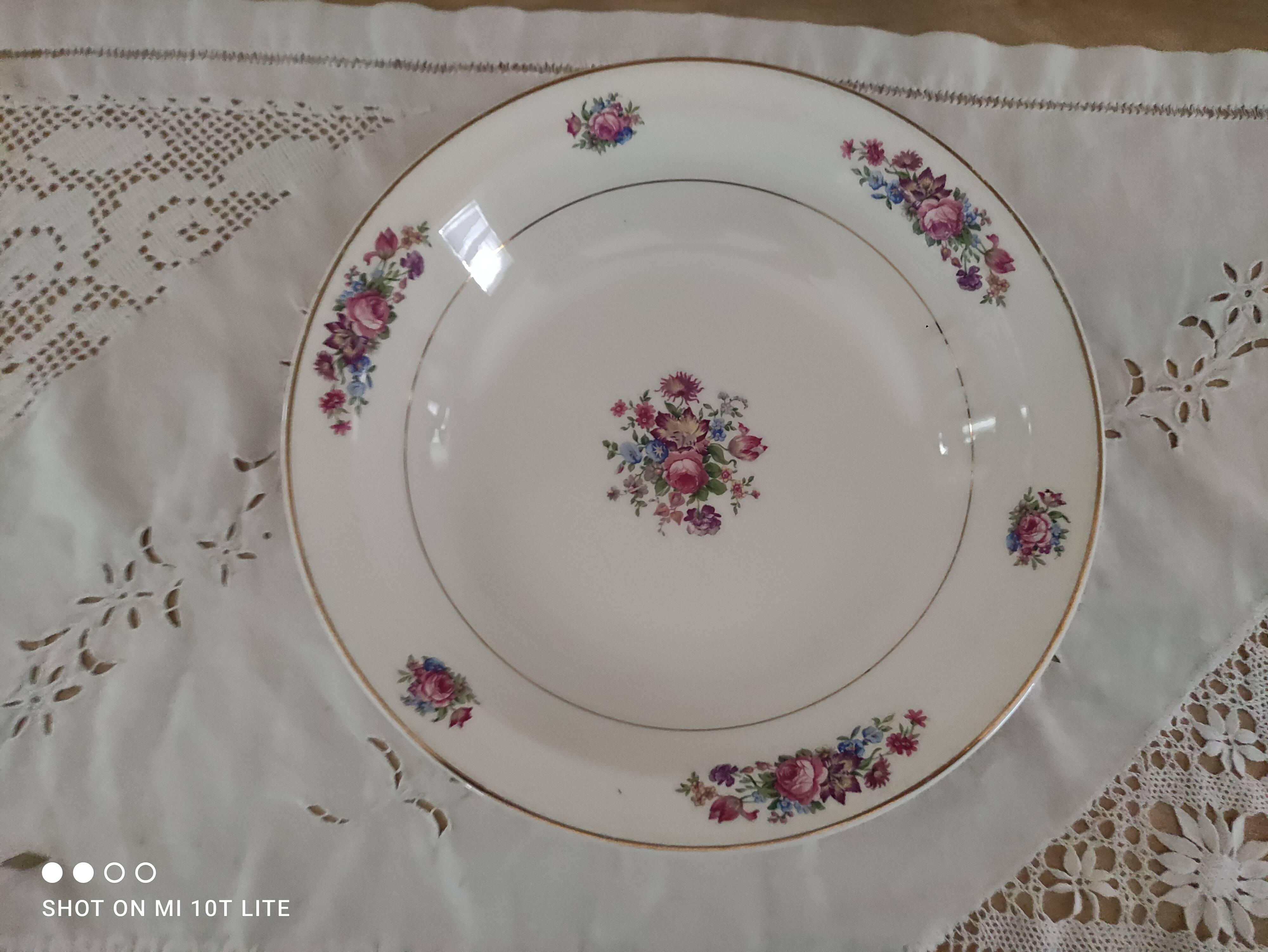 Sarreguemines hollow round dish, Guy model