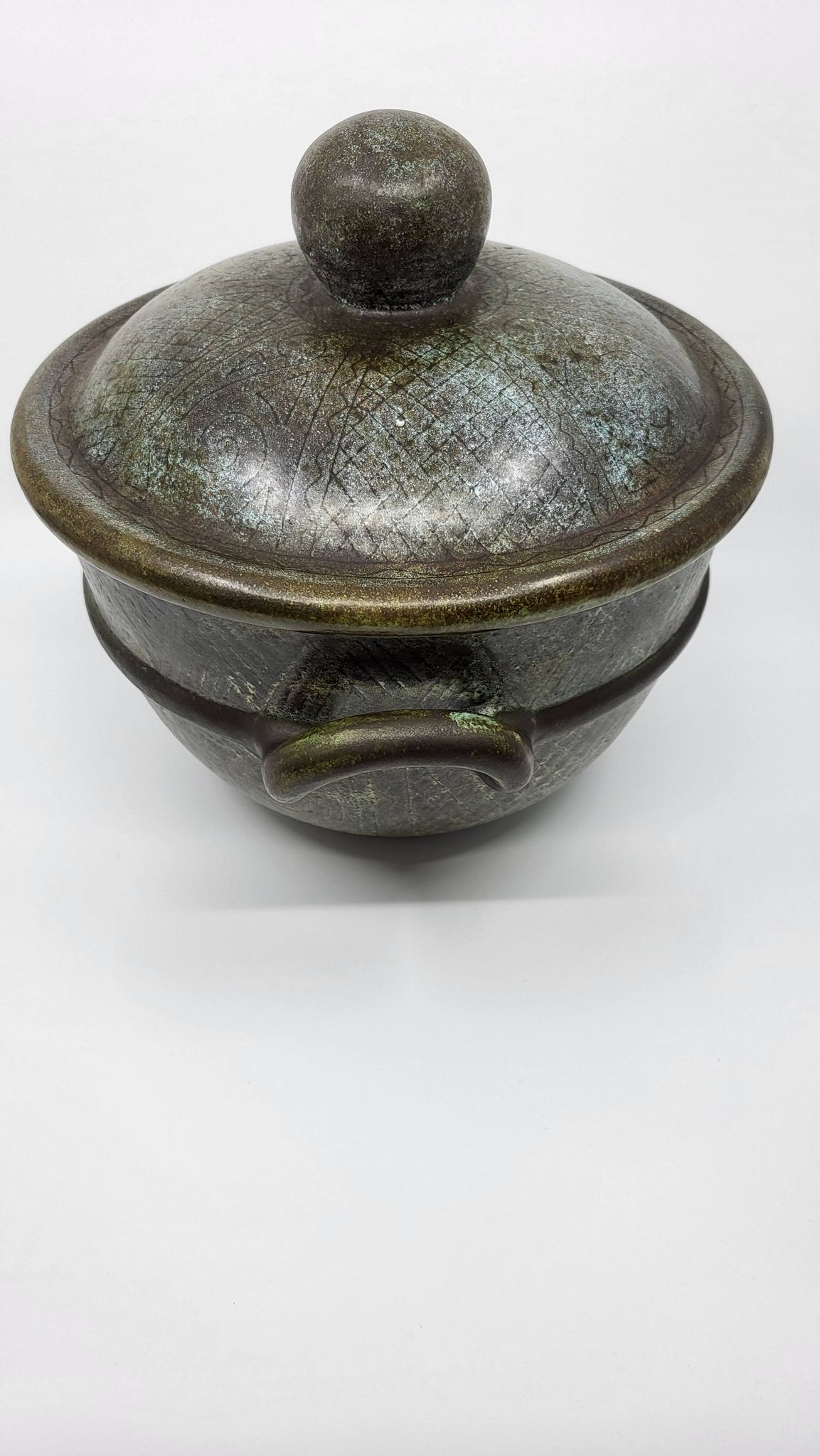 Soup tureen from La Grange Aux Potiers