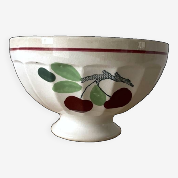Large Old Milk Coffee Bowl with Patterns of Red Cherries and Green Leaves