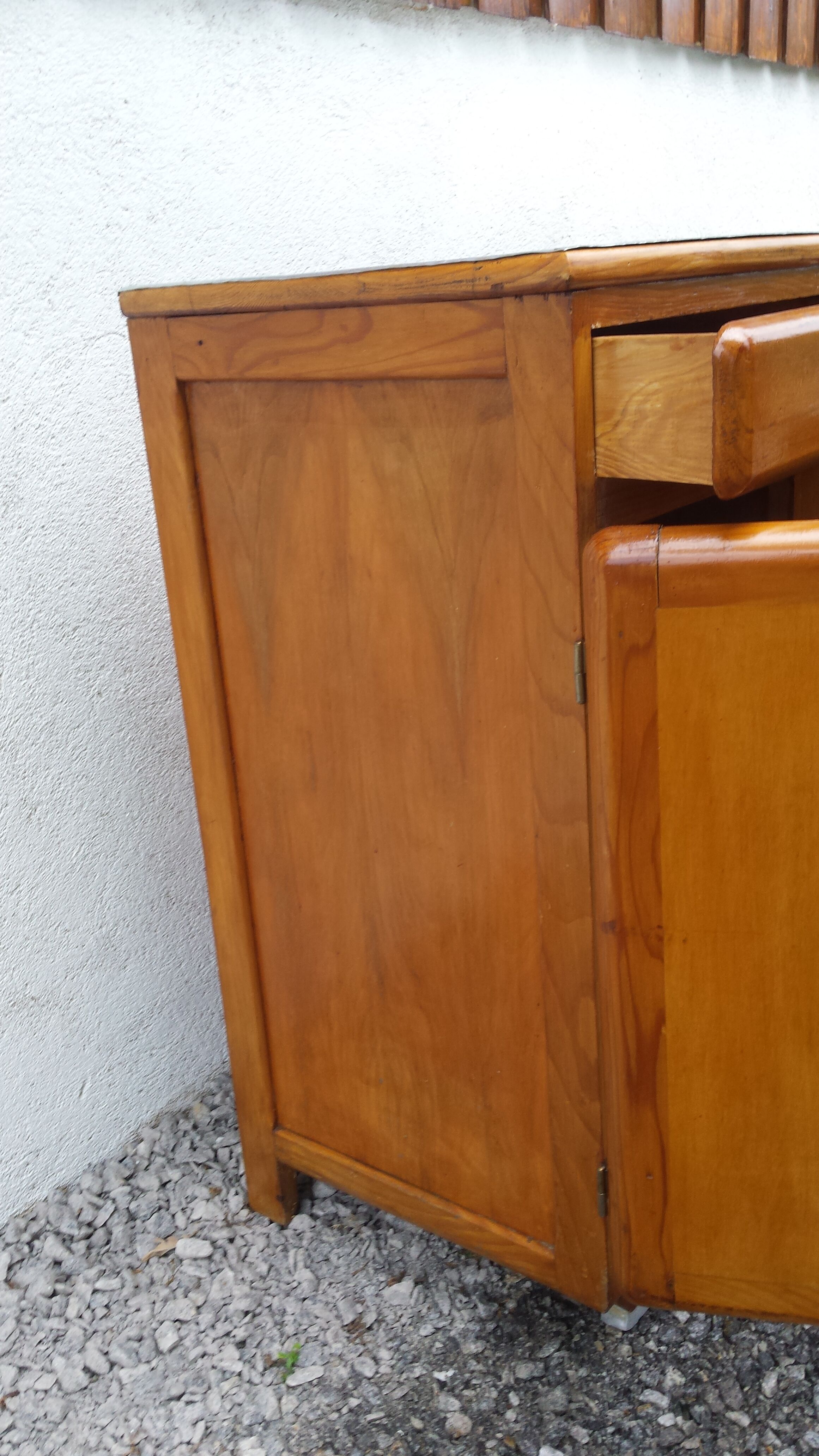 low Mado buffet, zinc tray