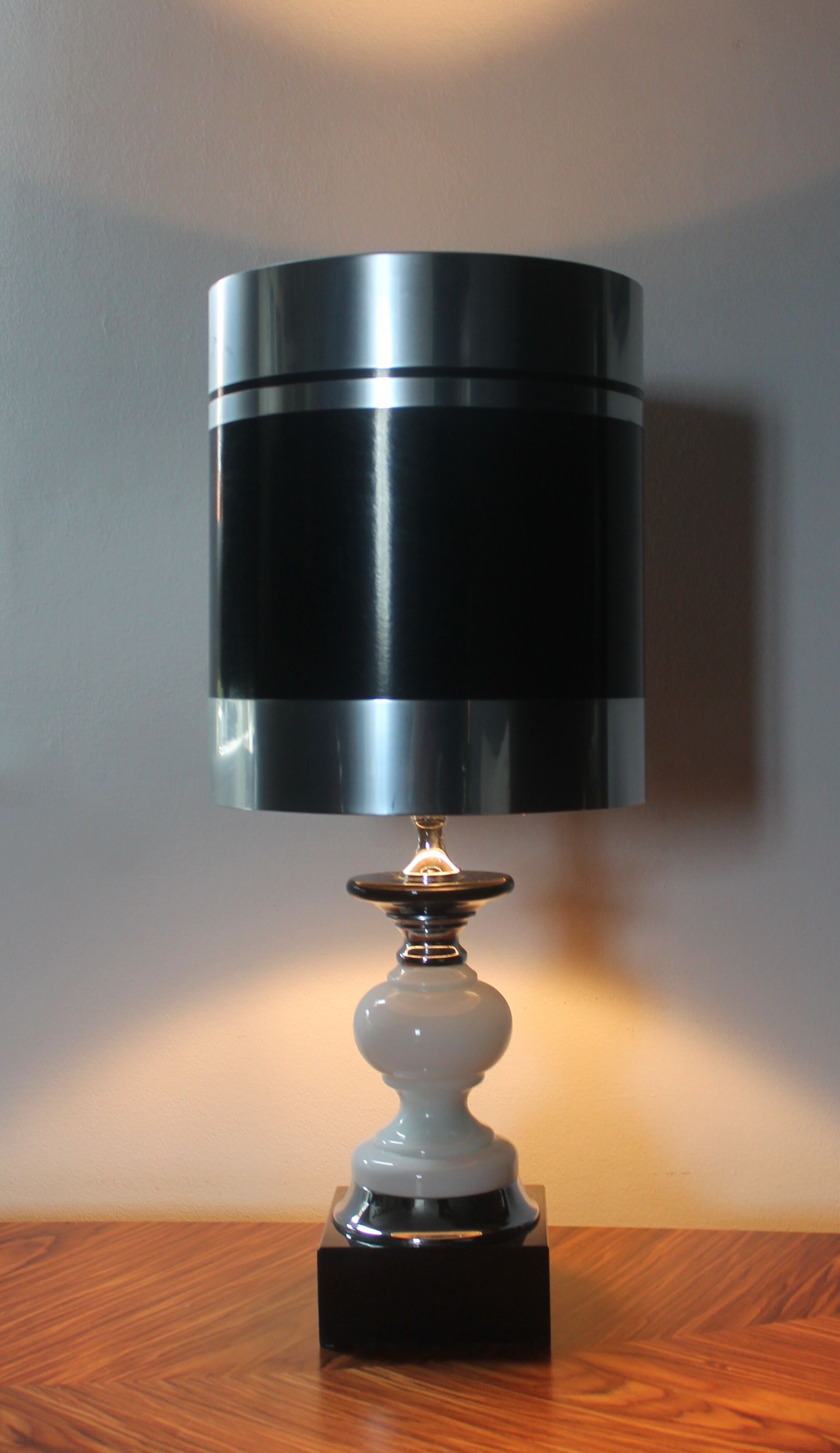 Lampe vintage des années 60-70 en opaline et chrome