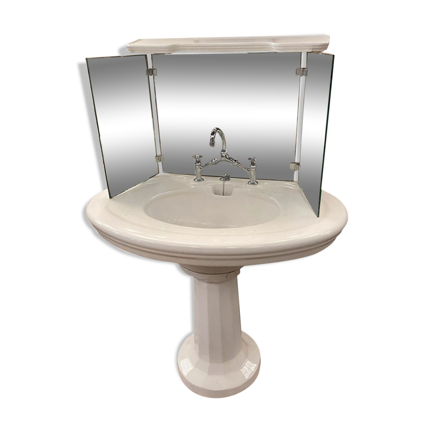 Art Deco washbasin