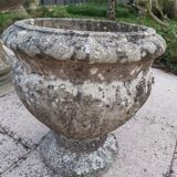 Medici planter in reconstructed stone