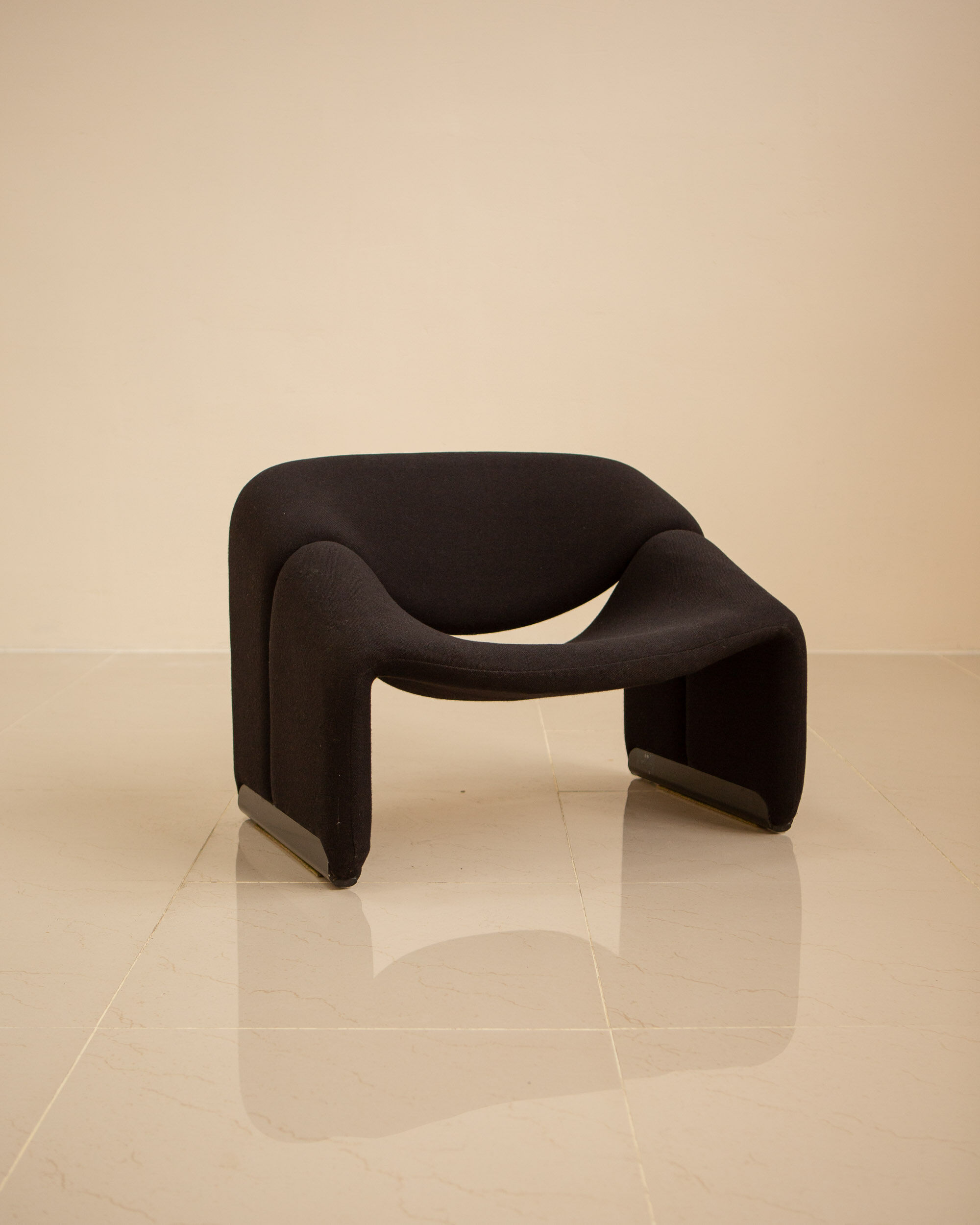 Groovy F598 armchair black by Pierre Paulin for Artifort 70's