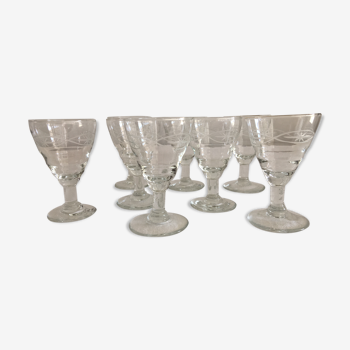 Suite of 8 liquor glasses 1930  engraved blown glass
