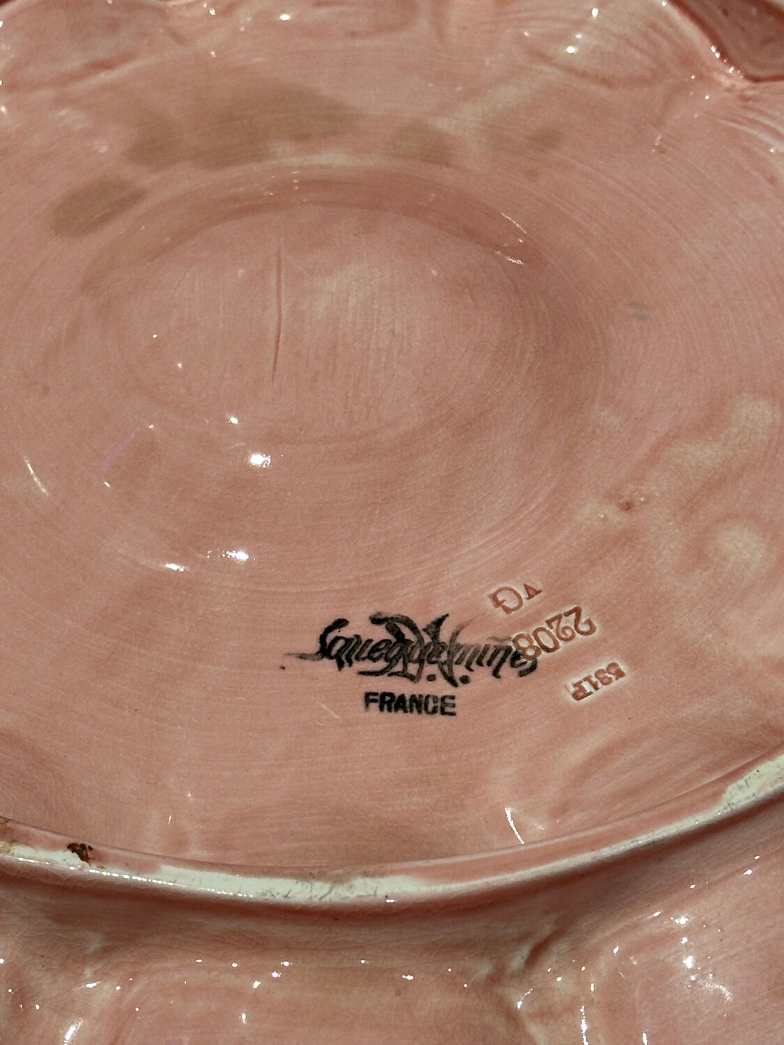 Sarreguemines earthenware oyster dish