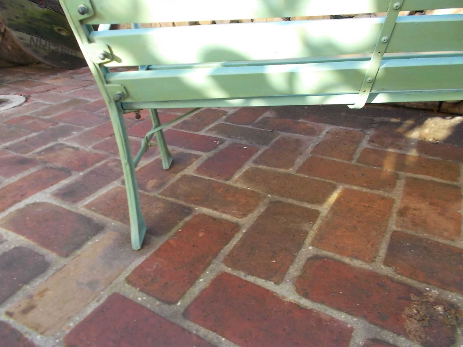 Set of 2 garden benches, for children in cast iron and wood
