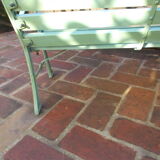 Set of 2 garden benches, for children in cast iron and wood