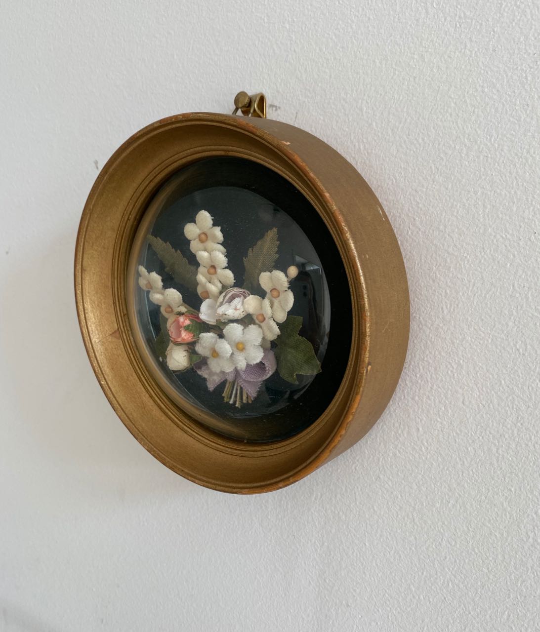 Vintage bulging frame