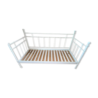 Wrought iron bed