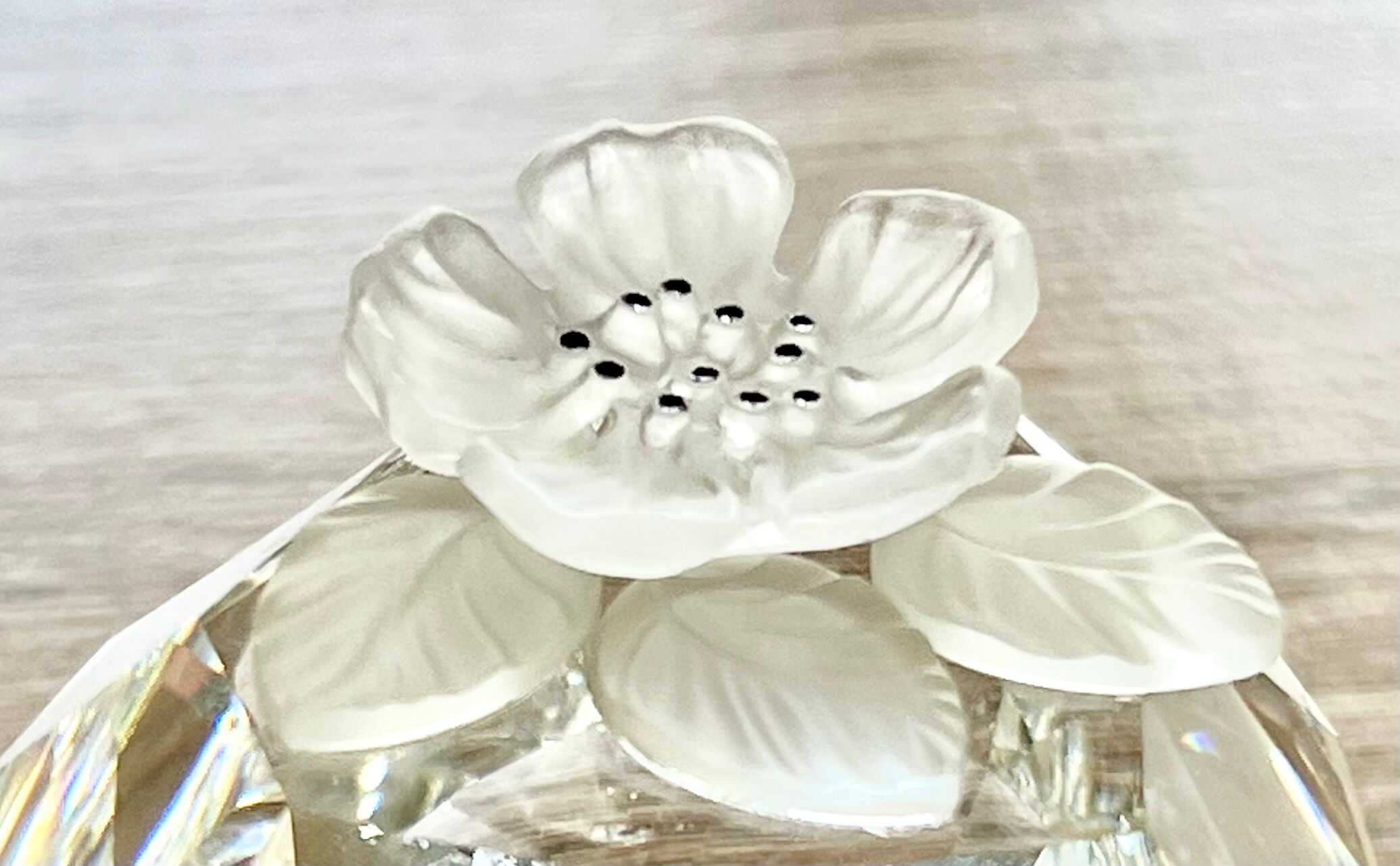 Vintage swarovski crystal jewerly box, frosted flower on the lid. signed, beautiful gift/