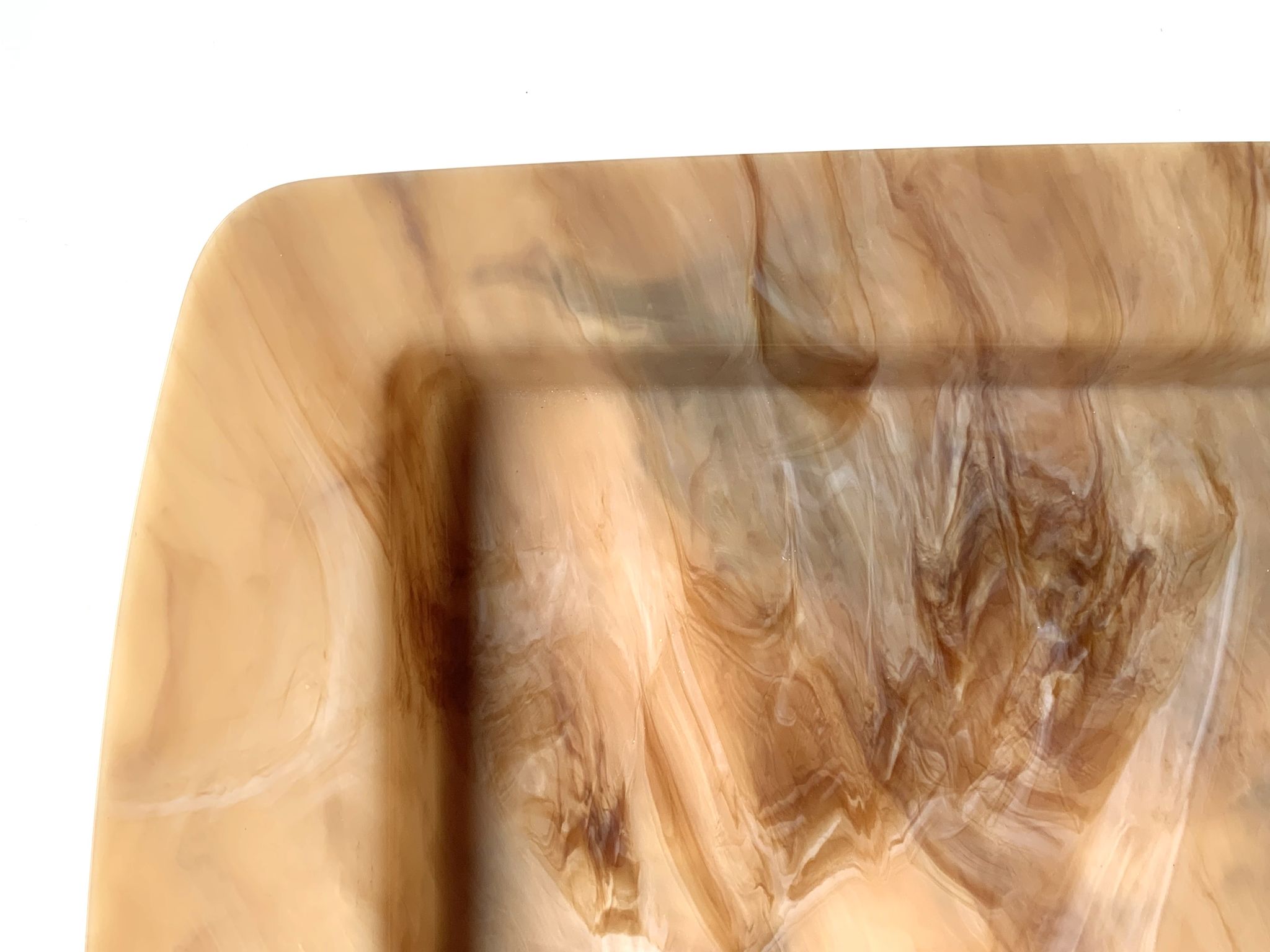Plateau Maplic rectangulaire en plastique façon marbre , années 60