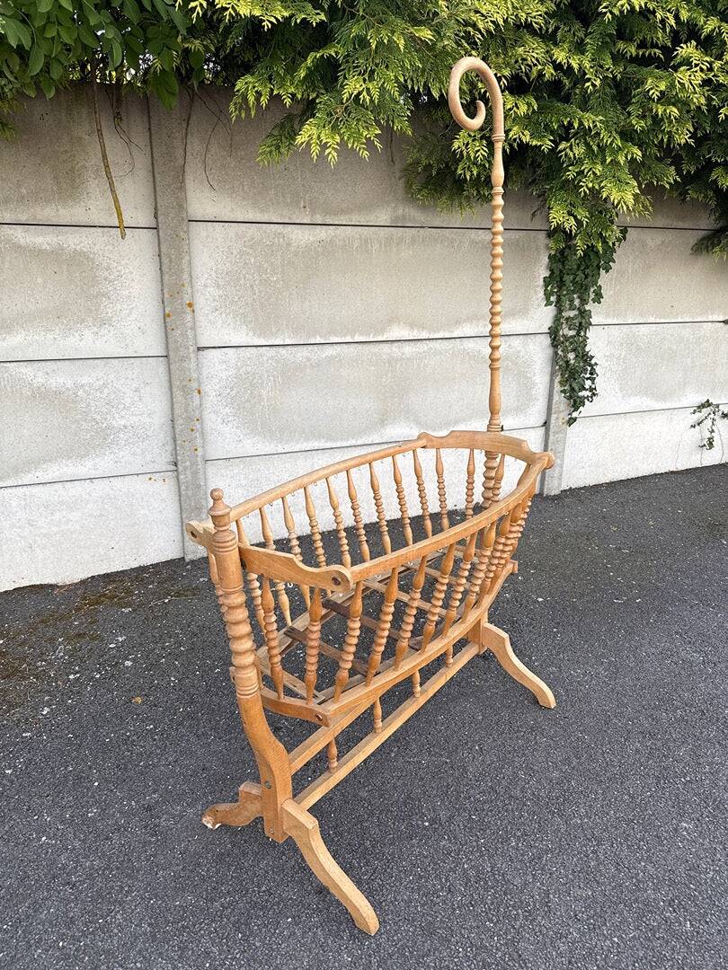 Berceau vintage en bois