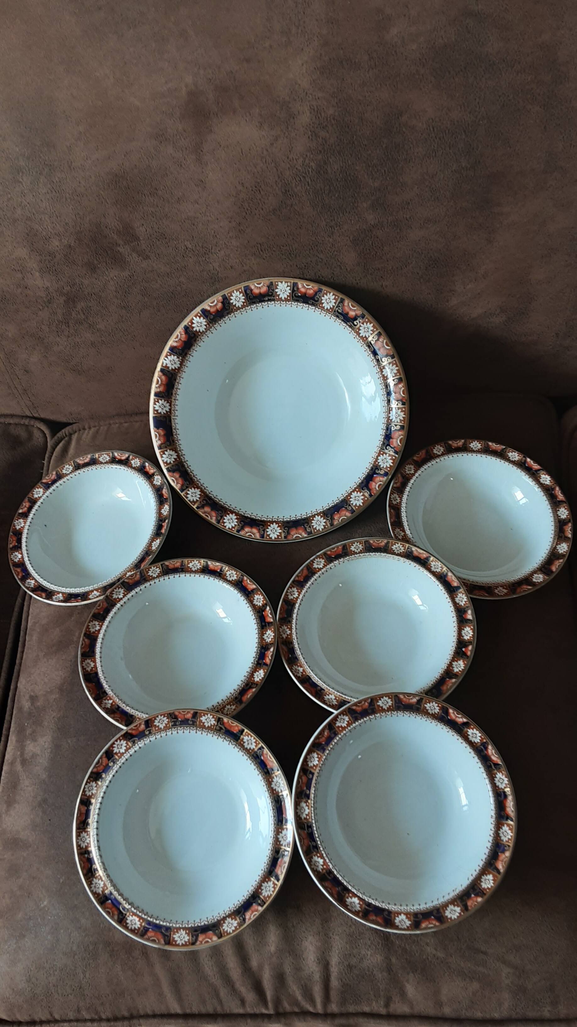 Bowl set and 6 cups England