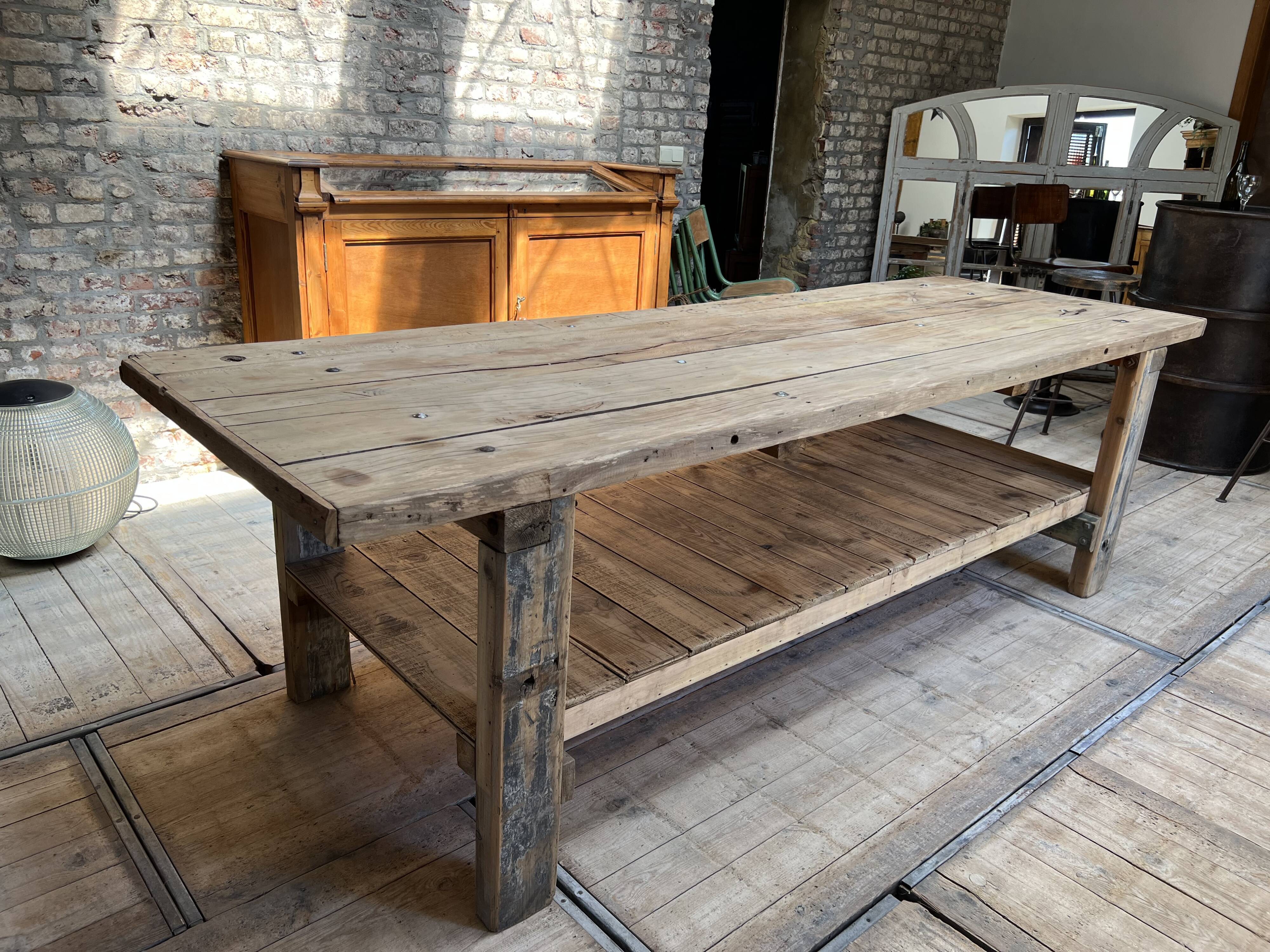 Ilot central en bois brut