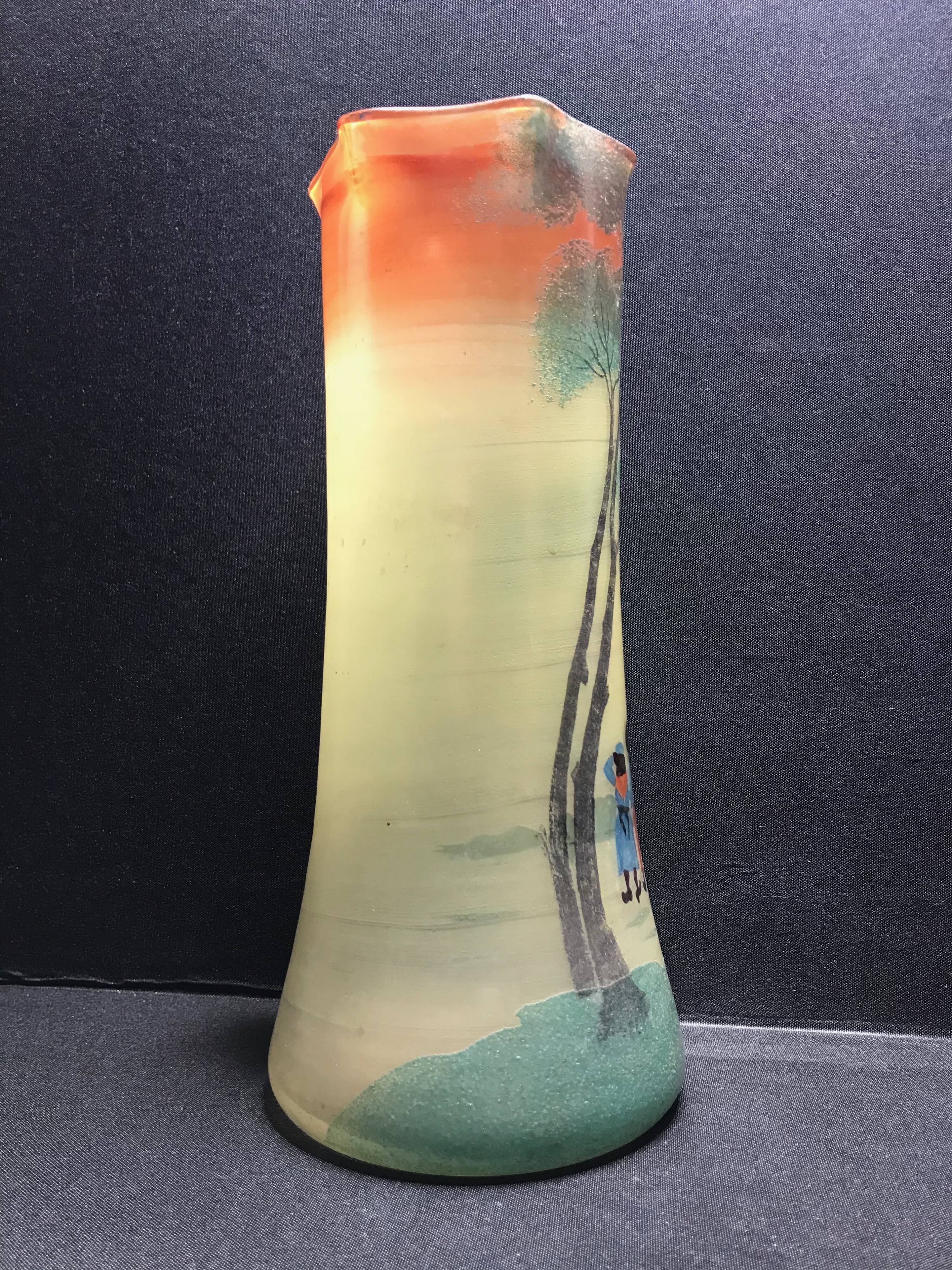 1435 Discreet brand with heel to decipher vase