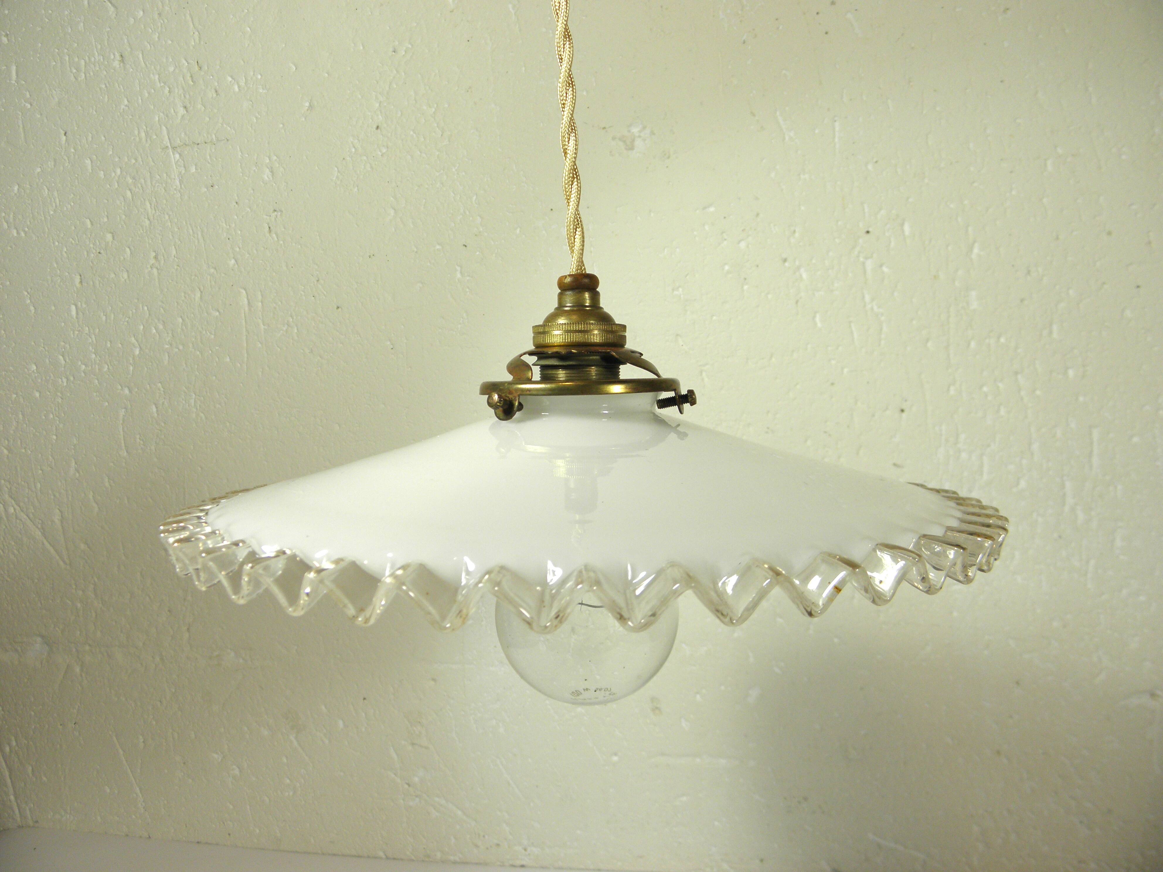 Suspension and rosette in opaline and porcelain