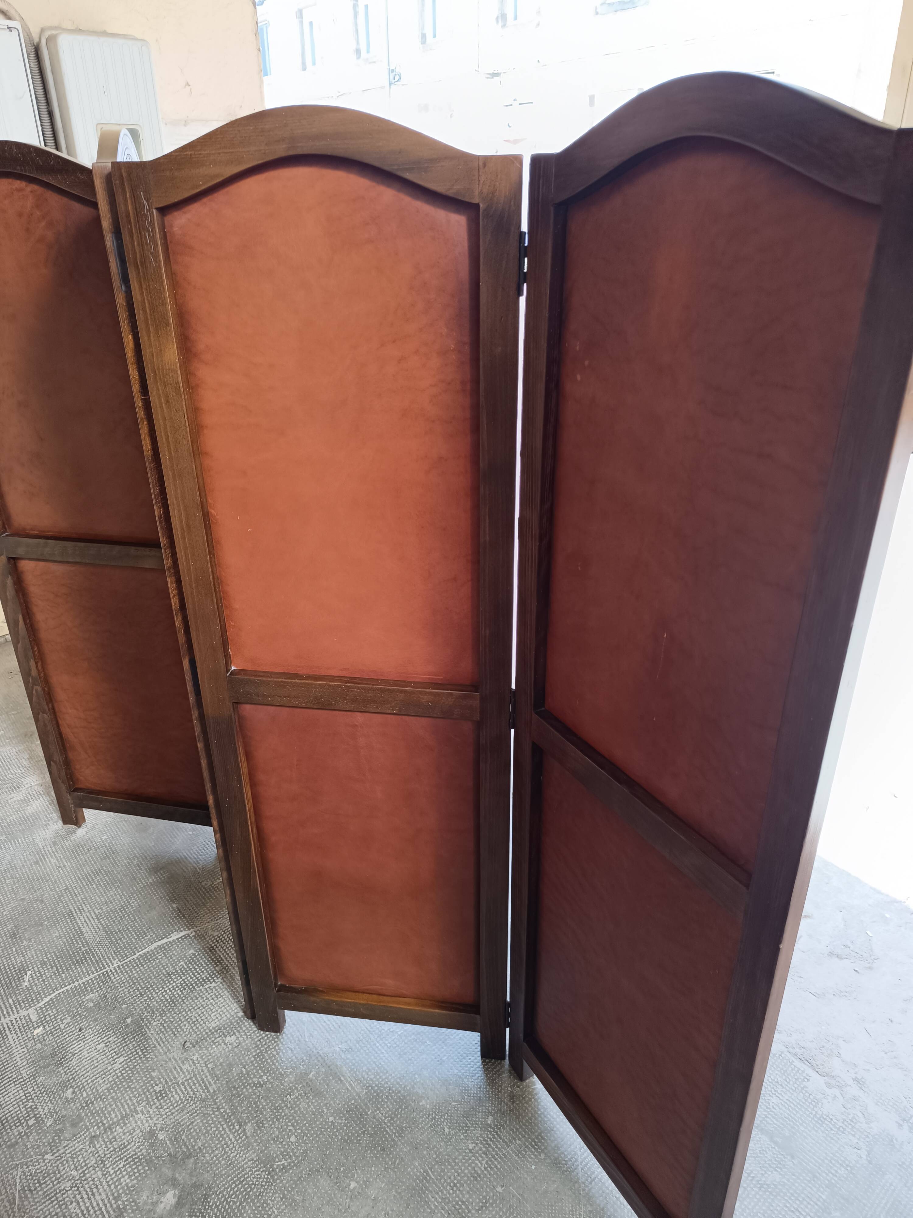 4-leaf wood and leather screen