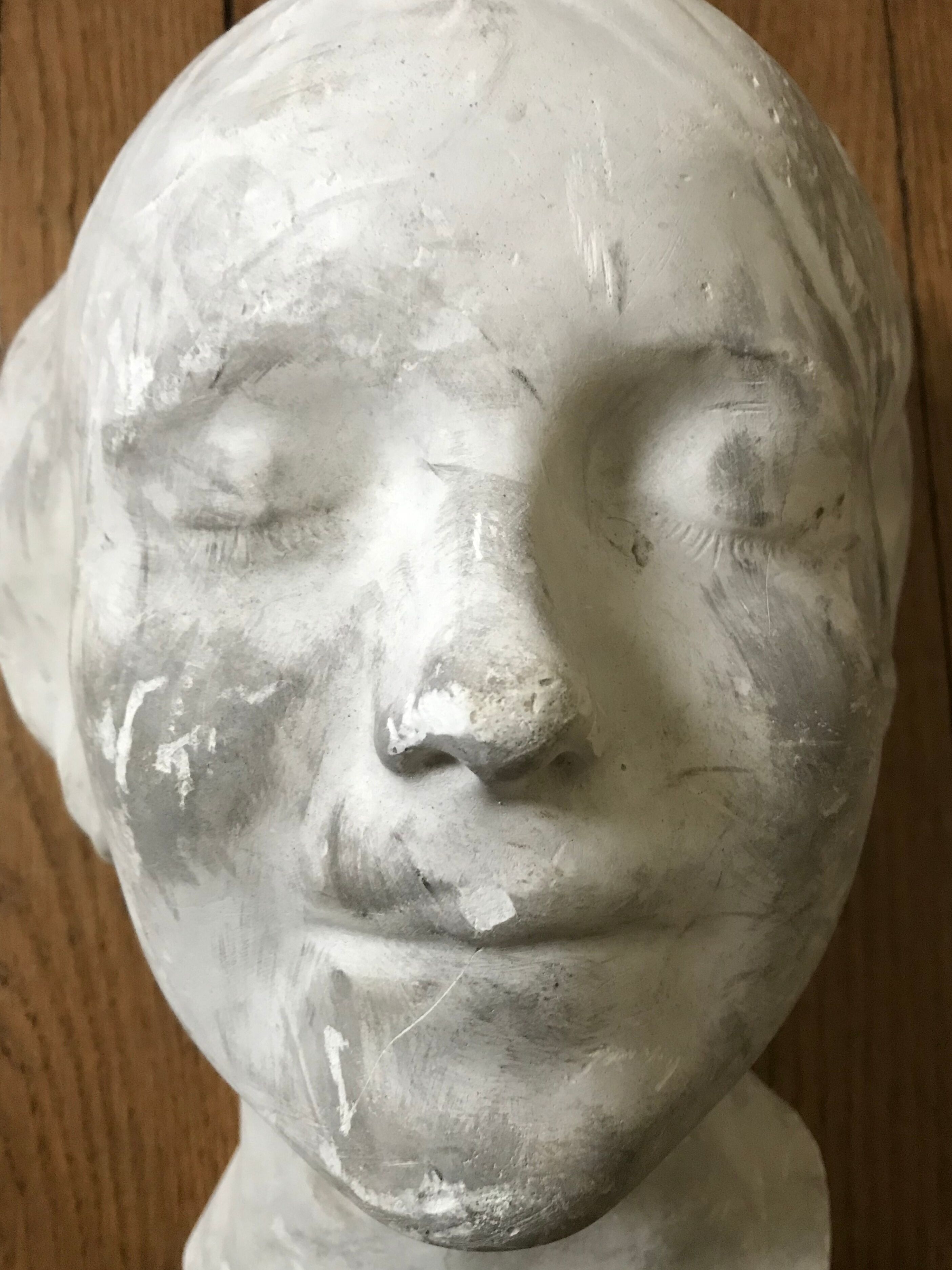 Woman's head in platre