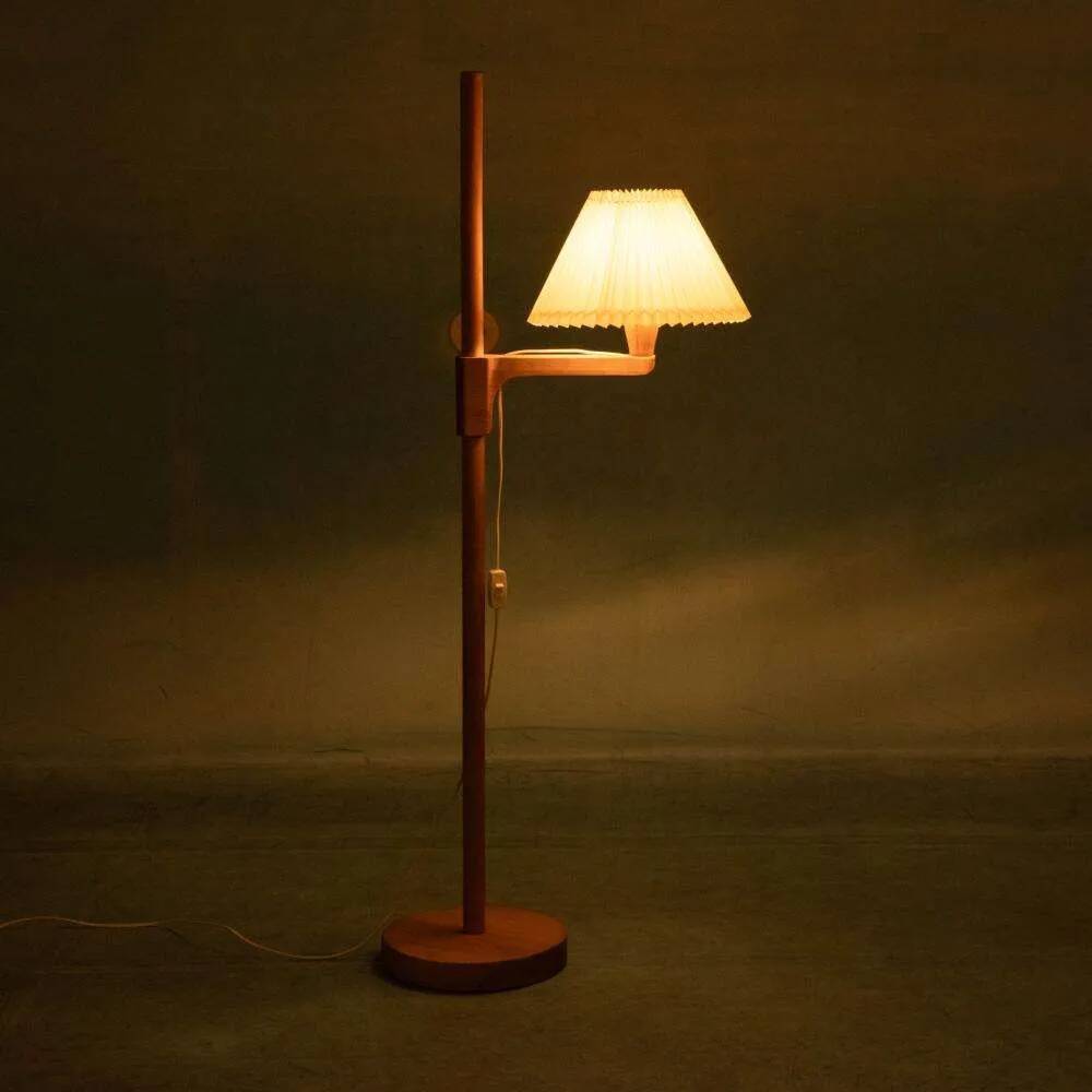 Minimalist Scandinavian floor lamp Carl Malmsten in pine, Sweden