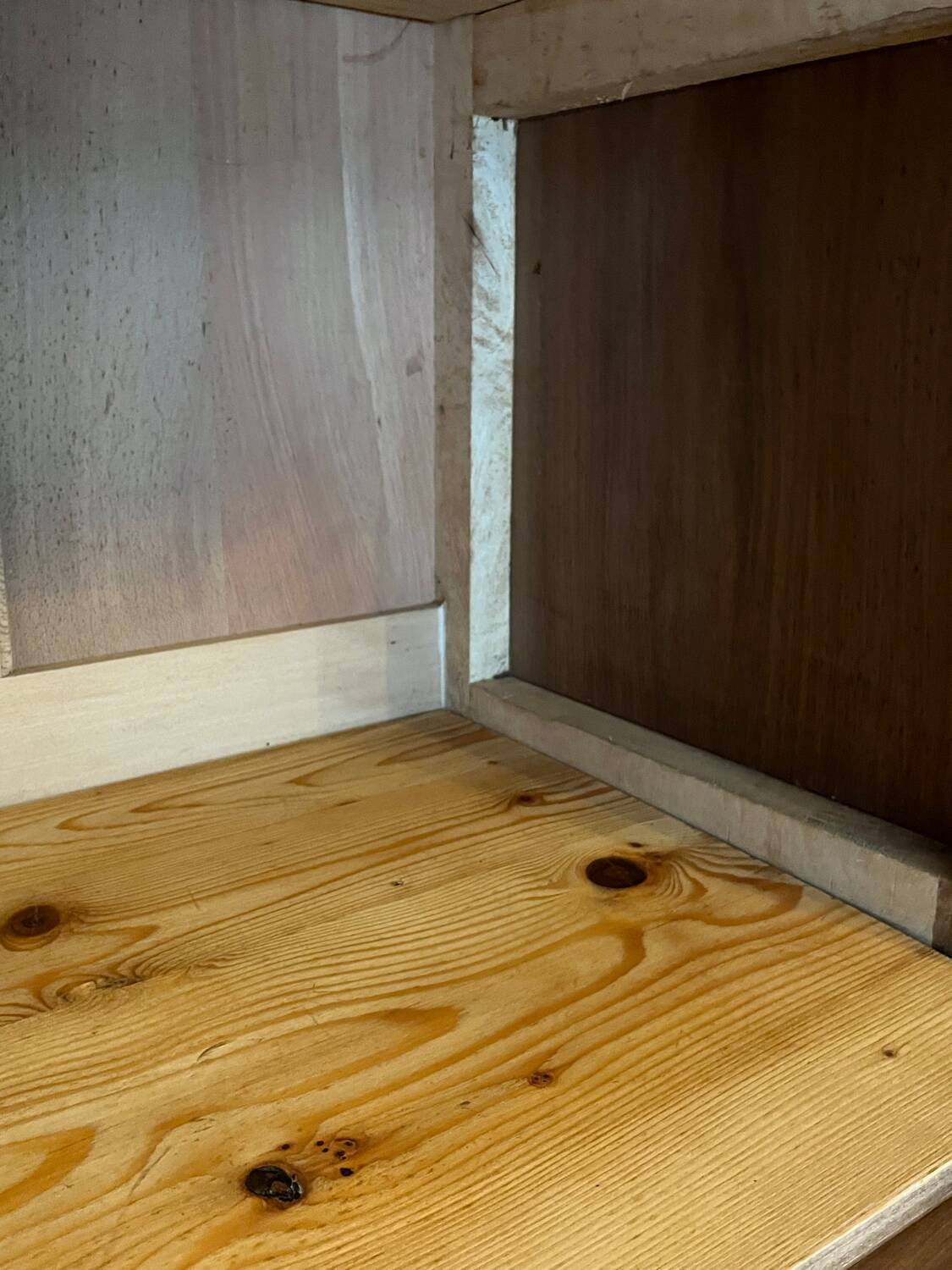 Art Deco 2-door sideboard