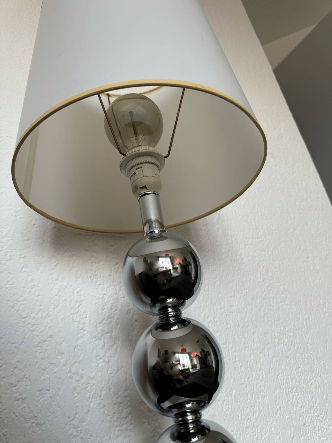 Lampe vintage années 80 en métal chromé à trois globes