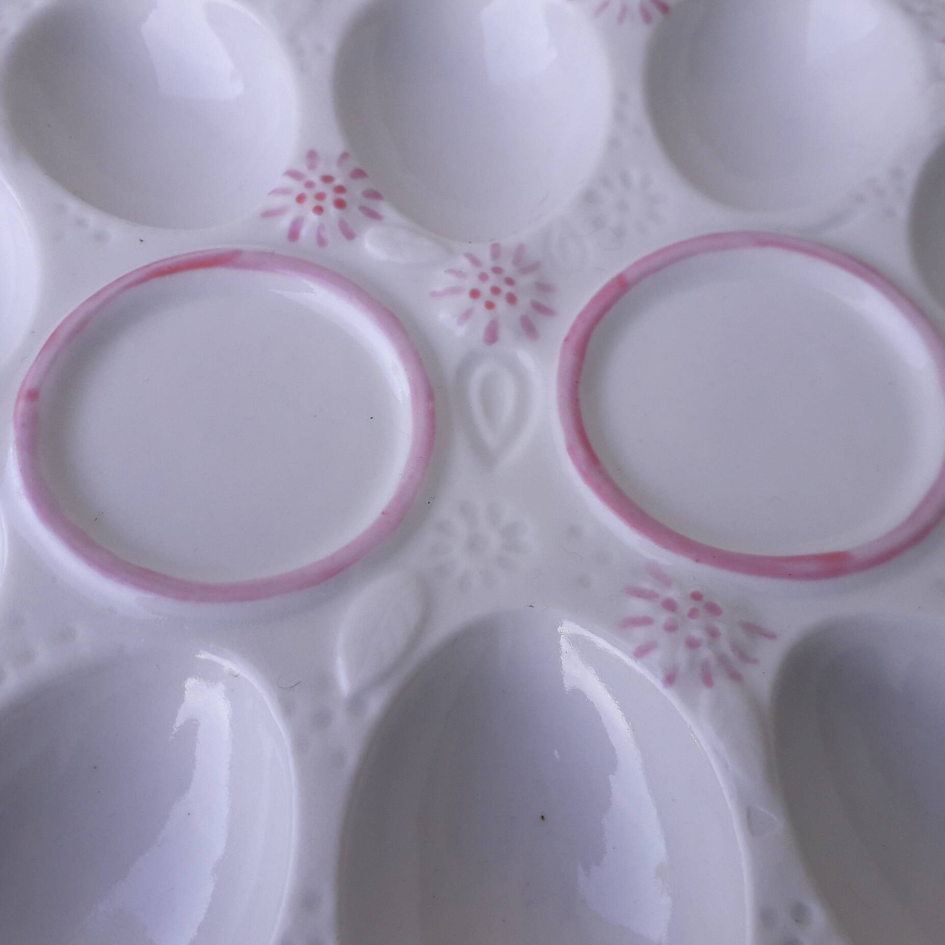 Egg holder or egg display