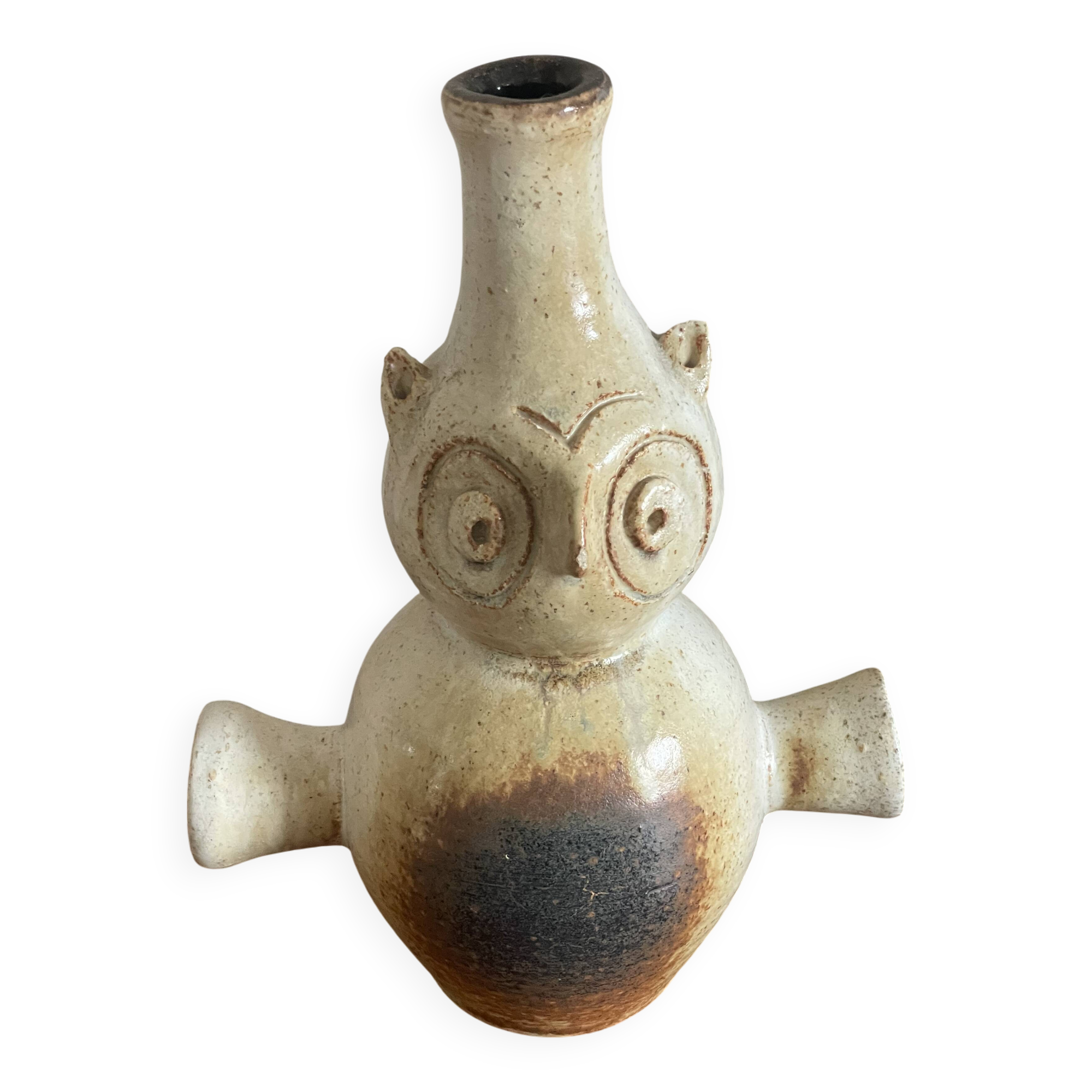 Zoomorphic owl base in sandstone