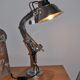 Lampe articulée et pivotante industrielle