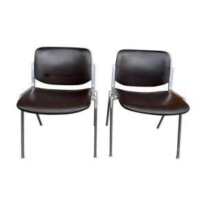 Paire de chaises empilables modèle