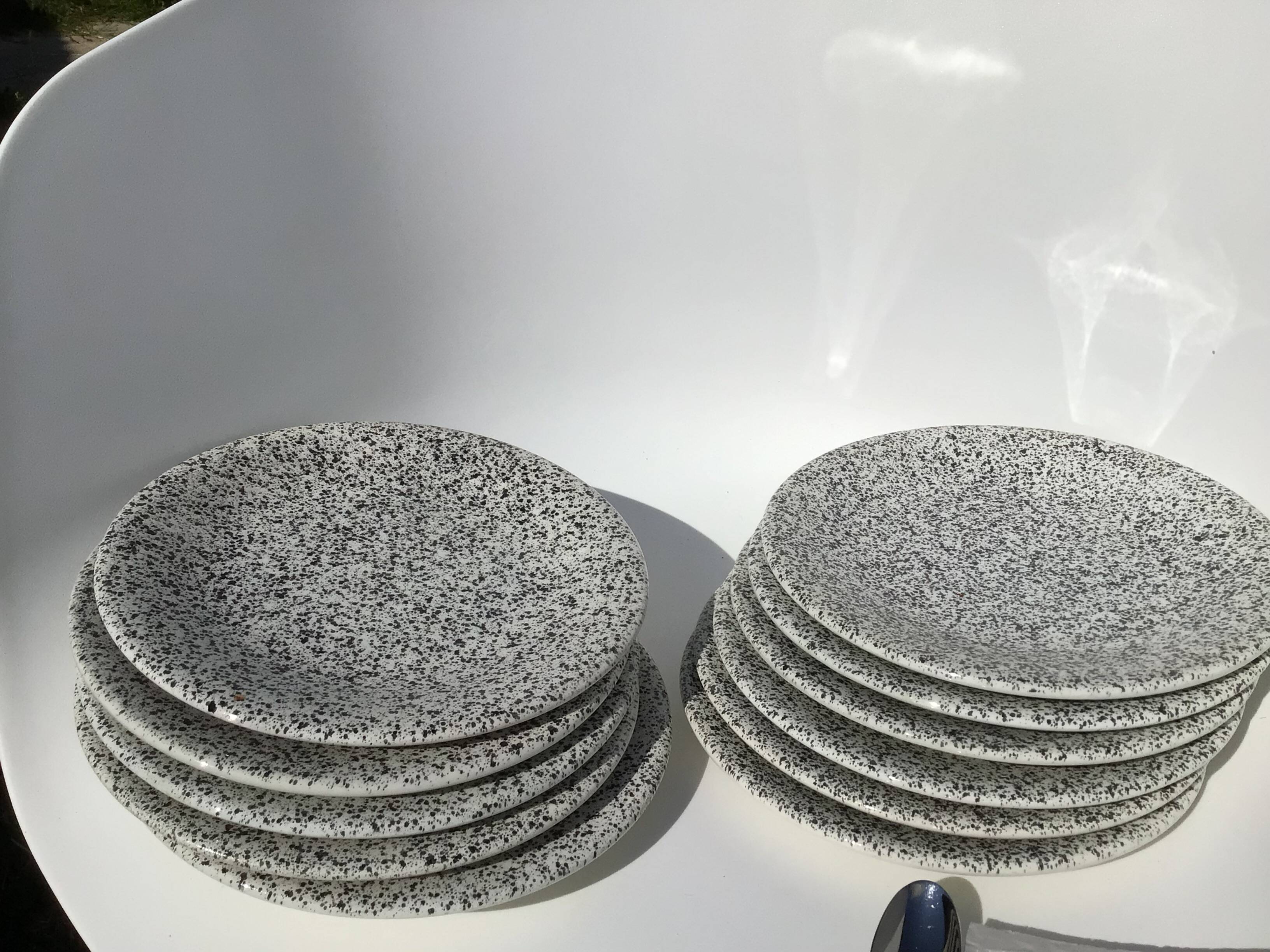 10 Grey-Black Speckled Dessert Plates
