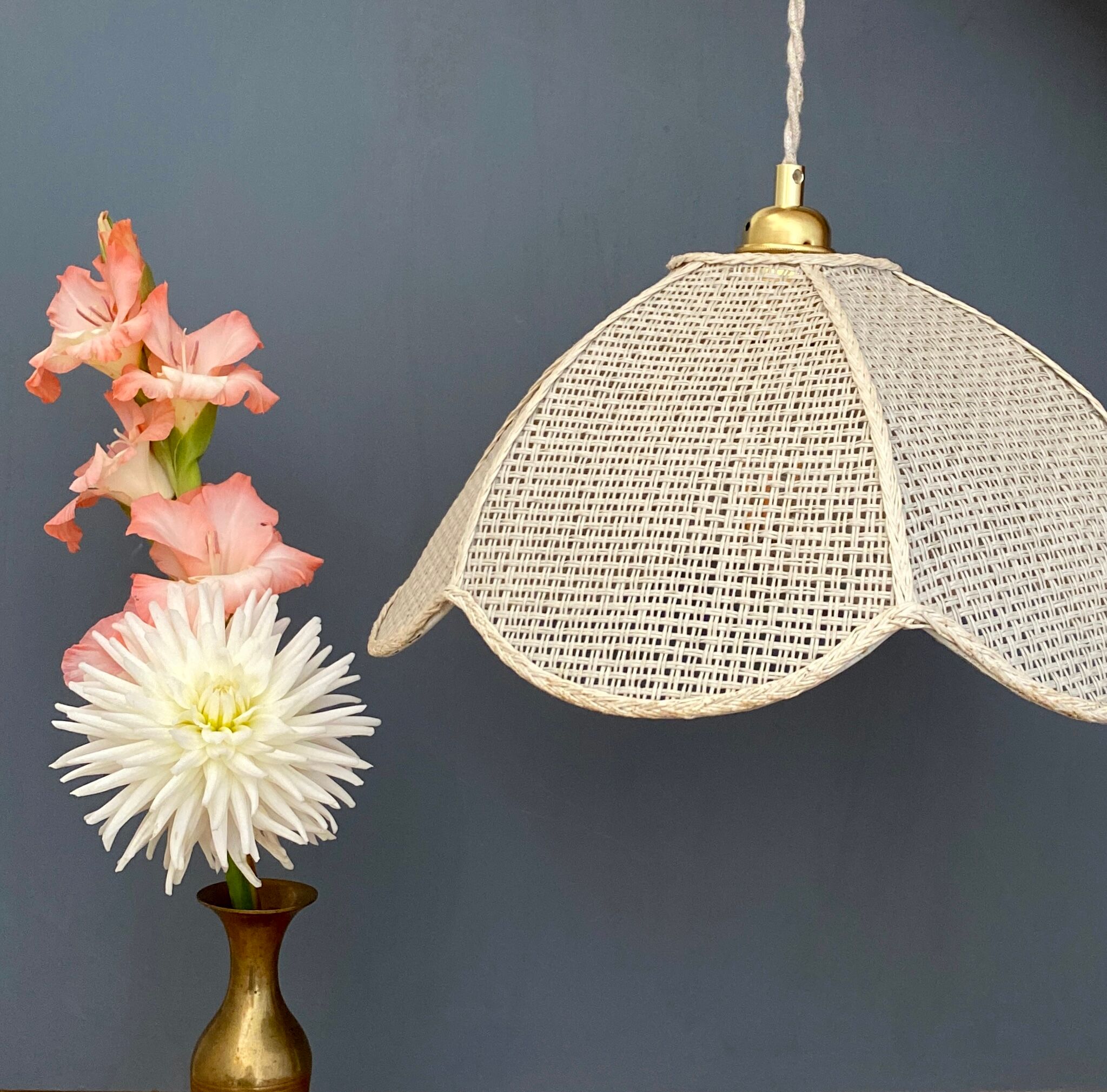Suspension lamp vintage flower