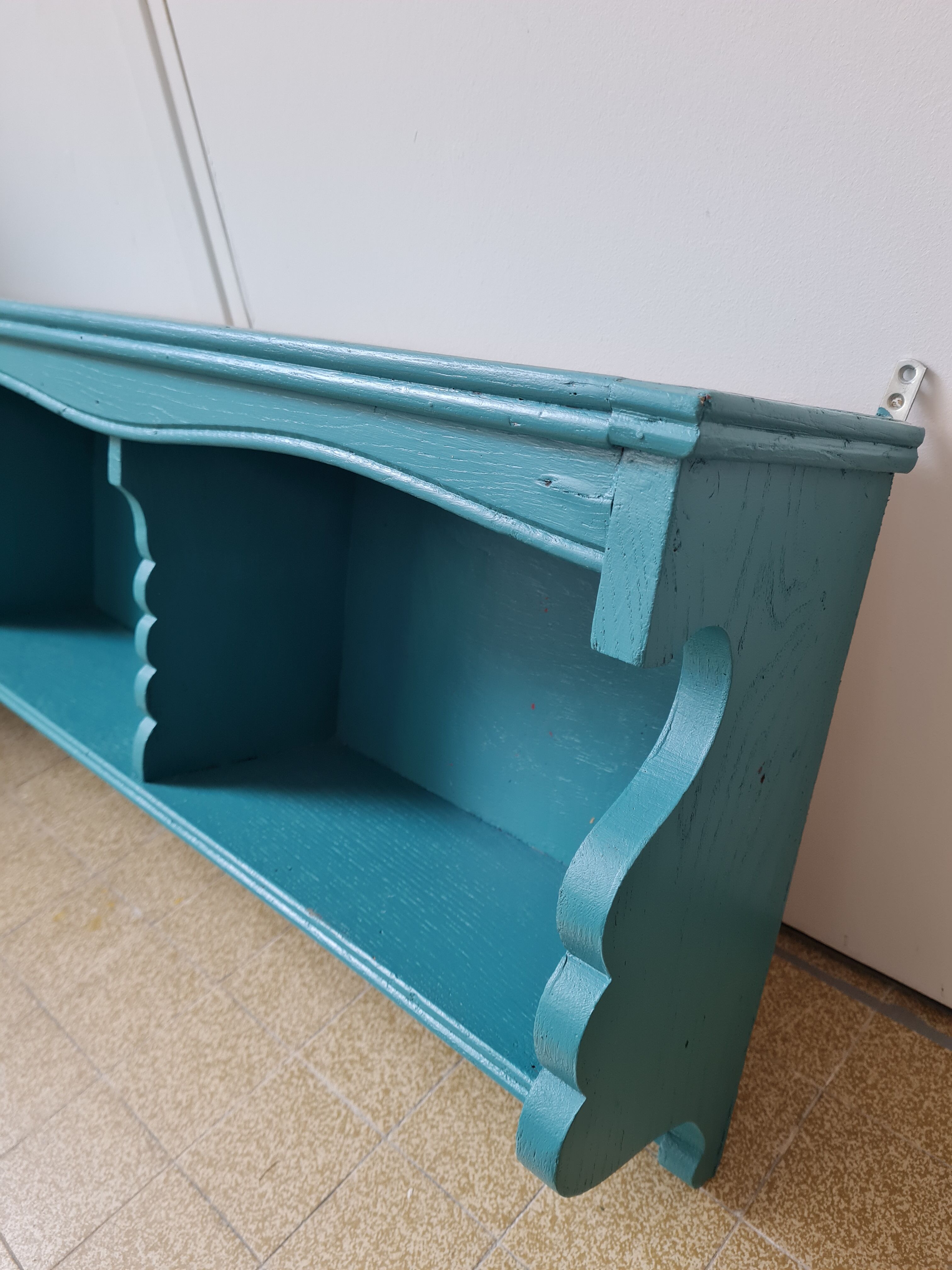Blue shelf to hang