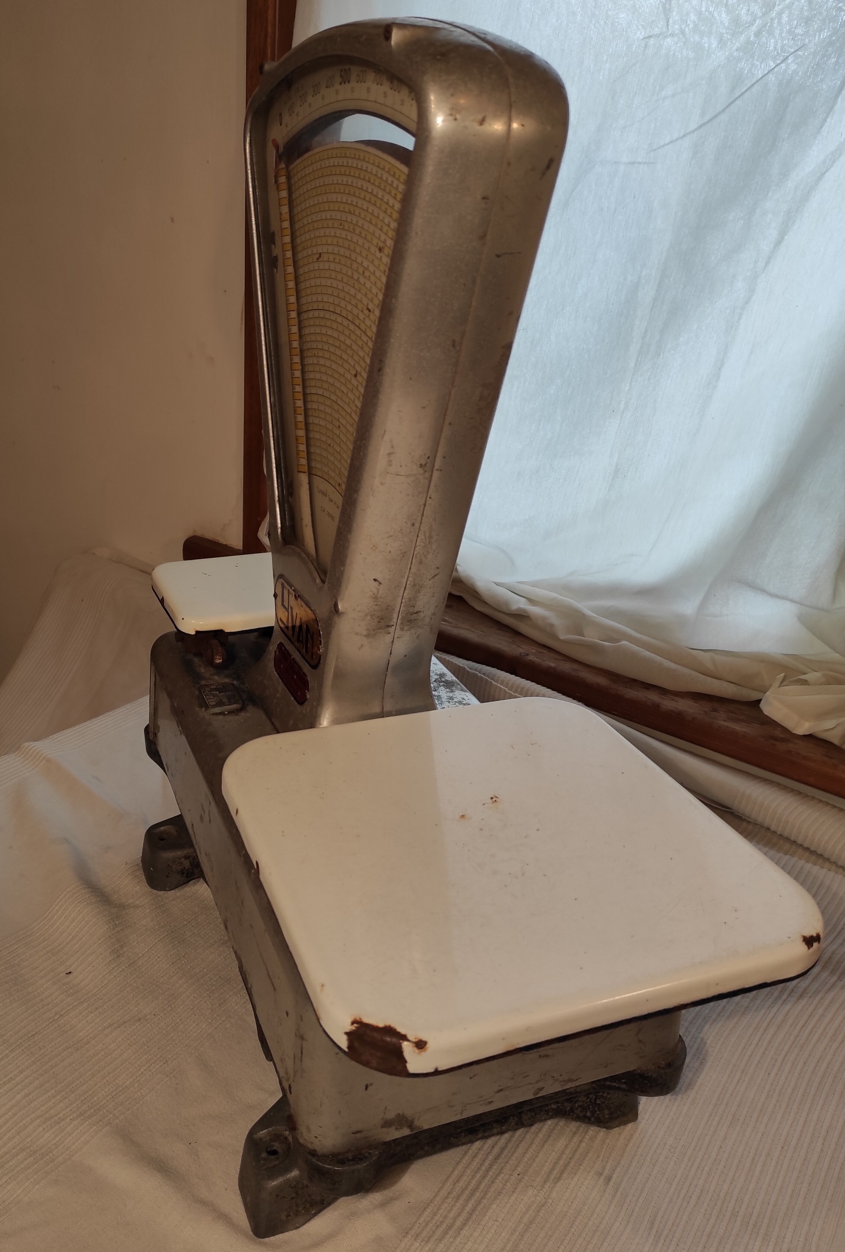 Old scale 1960 in aluminum