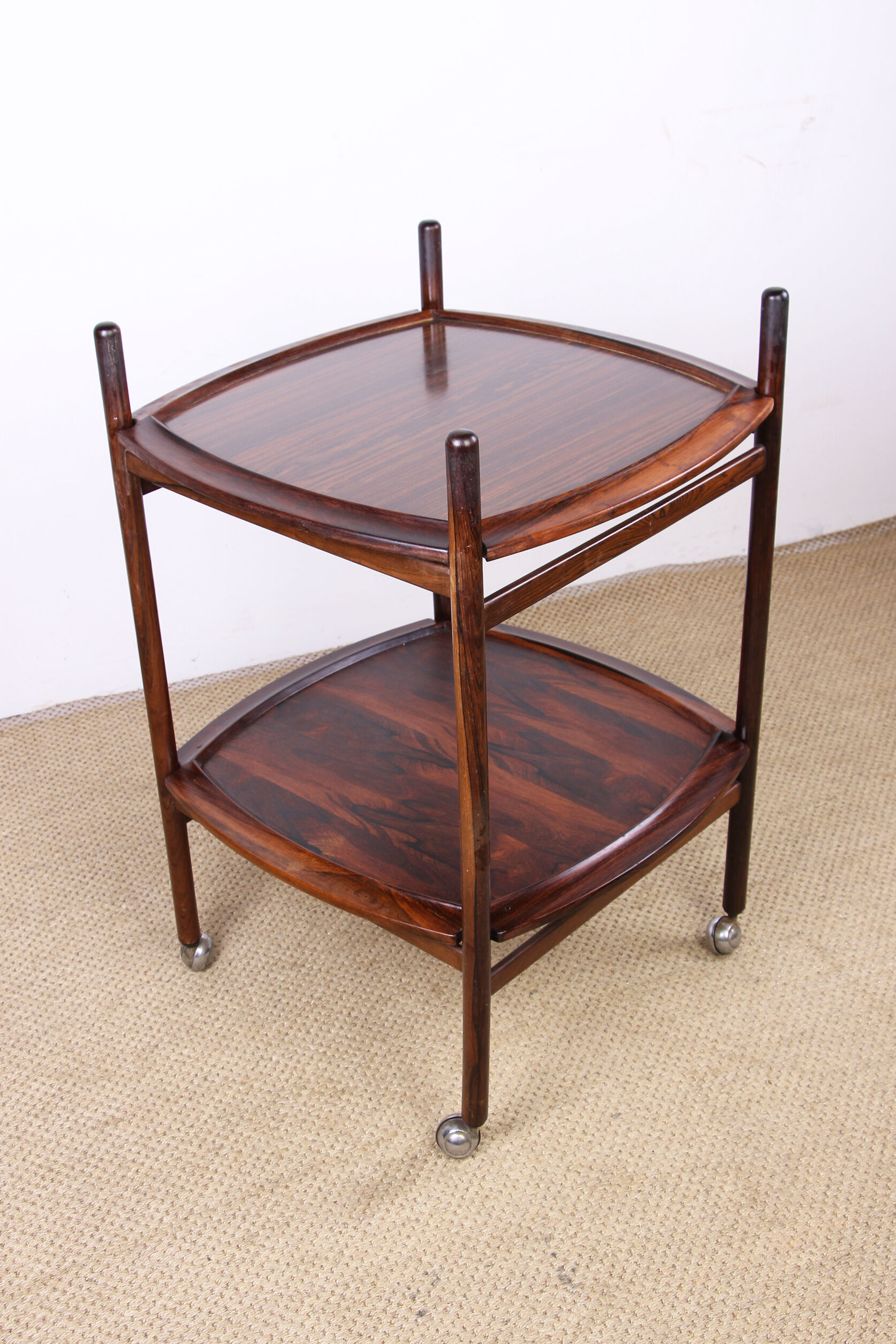 Brazilian service, 2 reversible trays Rosewood and Formica, Cantù Móveis for Interiores.