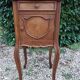 Table de chevet de style louis XV