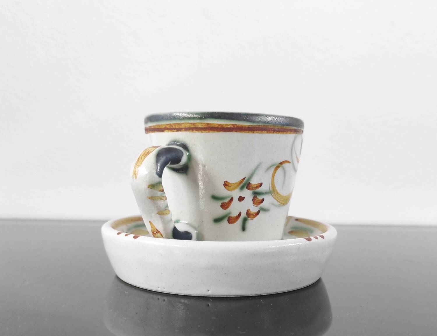Set of 6 vintage Kéraluc Quimper coffee cups and saucers.