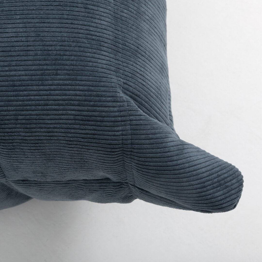 Fauteuil Togo et pouf en velours côtelé gris par Michel Ducaroy pour Ligne Roset, 1973