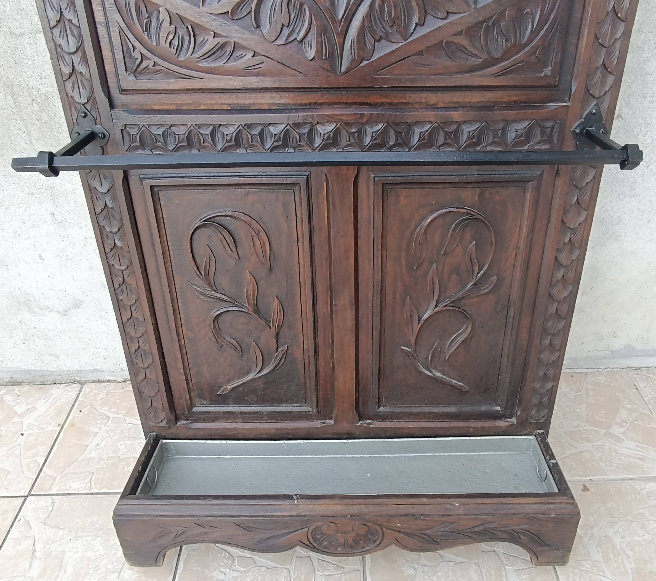 Breton coat rack in natural wood