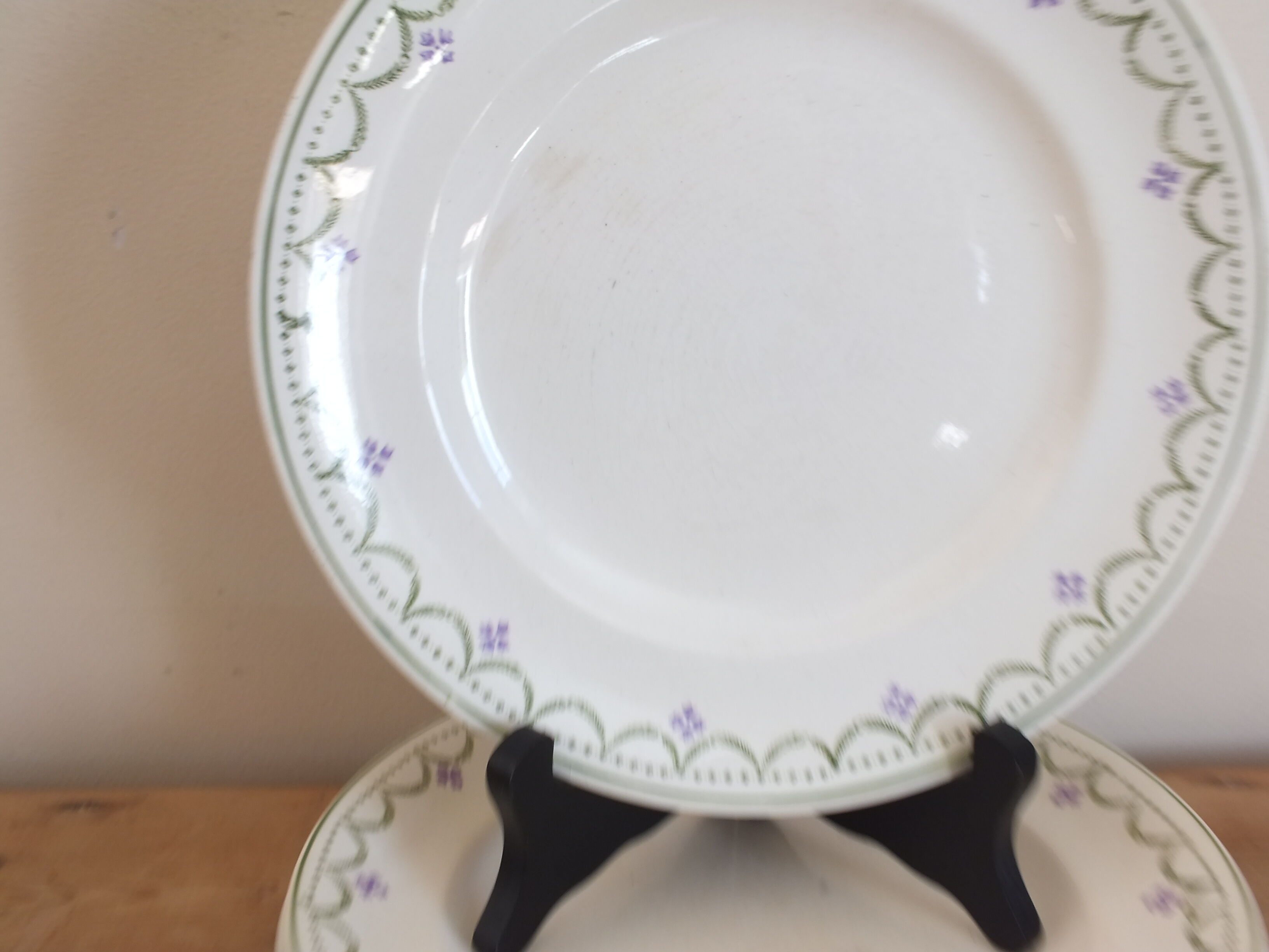 4 flat plates old Longwy Violetta