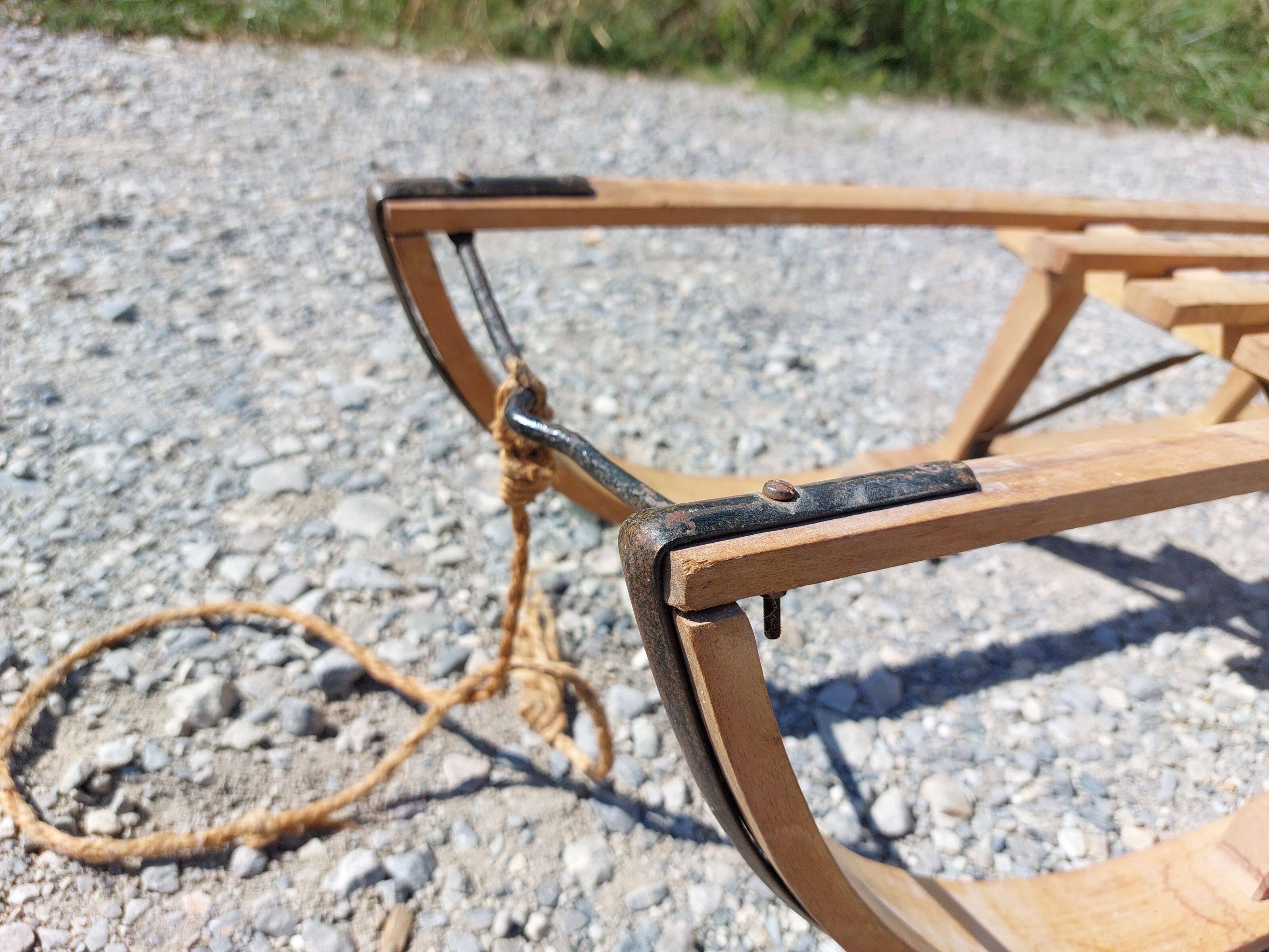 Old large sled in solid beech - 111 cm