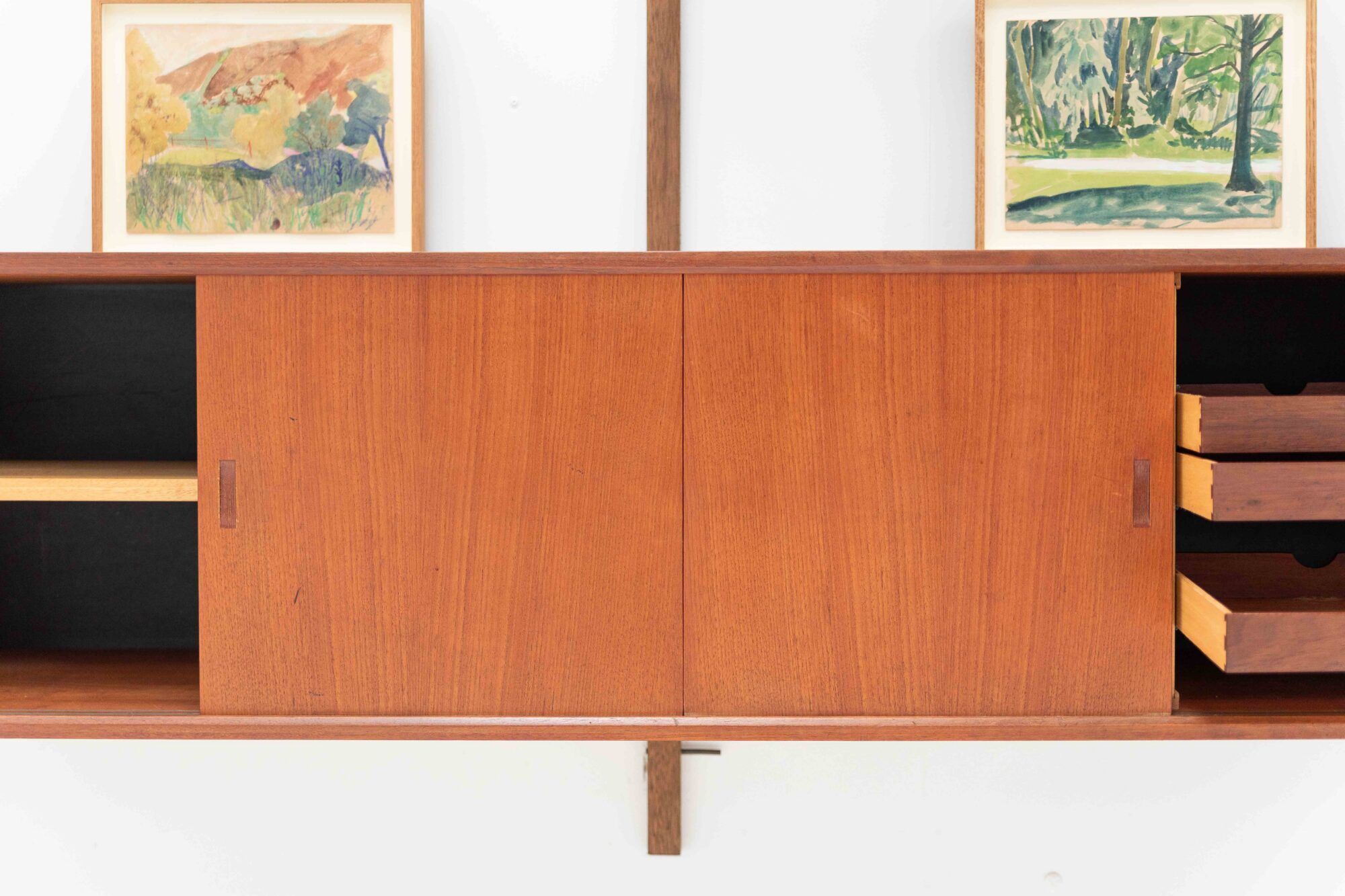 Wall unit with 4 modules by P. Cadovius