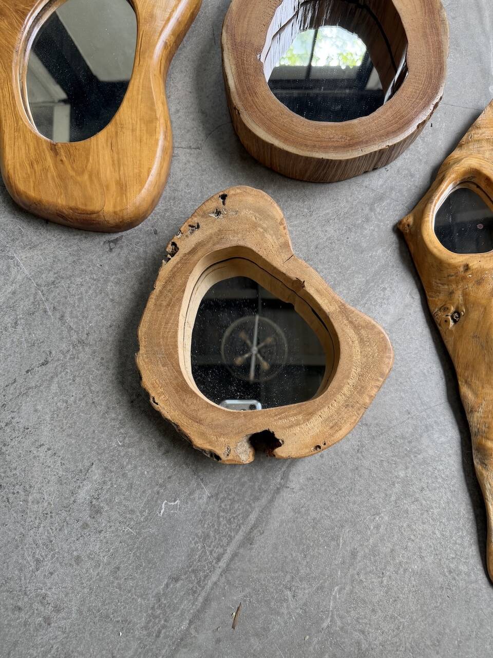 Set de 4 miroirs organiques brutalistes en bois années 50